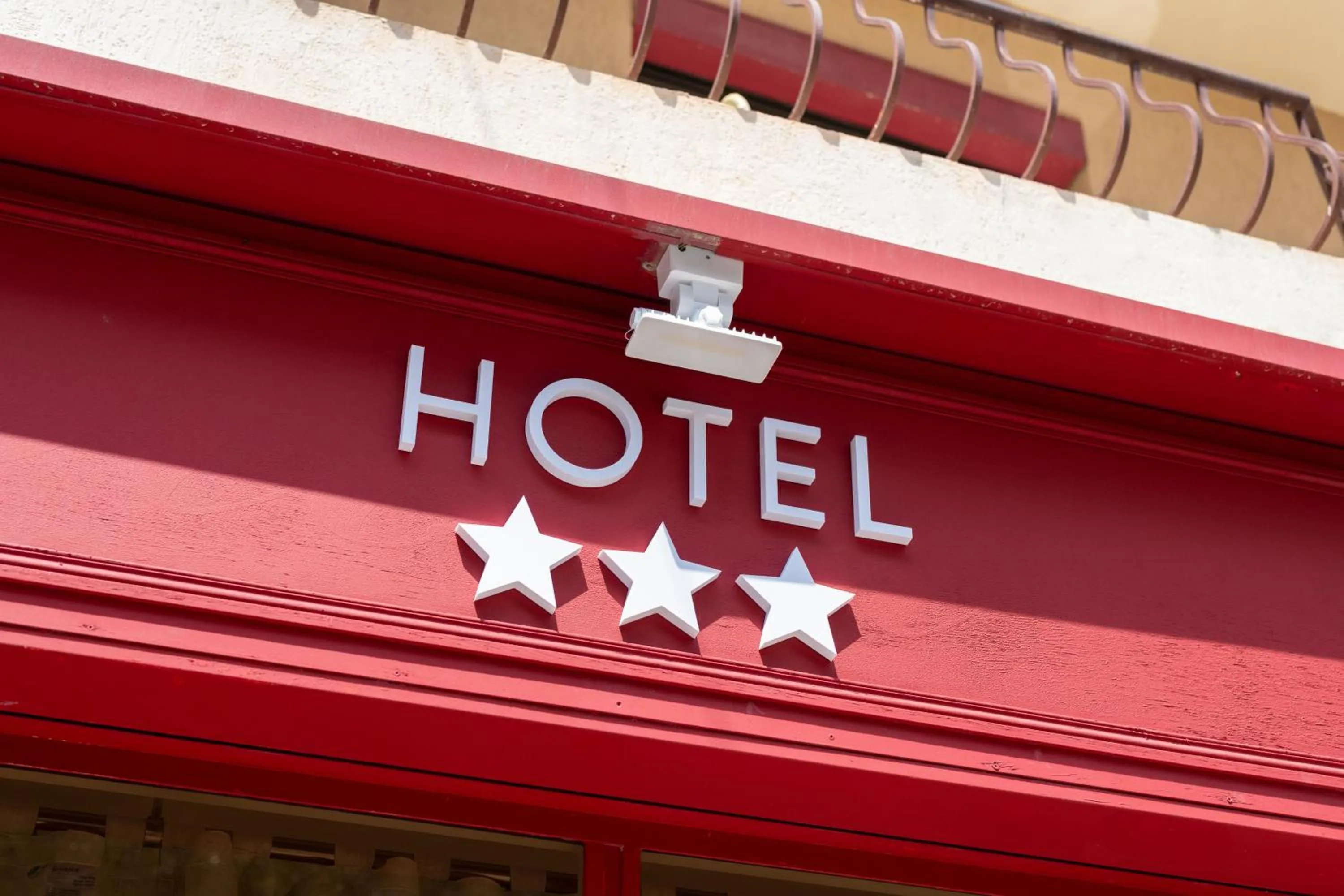 Facade/entrance in Hôtel Lou Juan