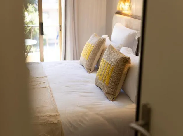 Bedroom, Bed in Hôtel Lou Juan