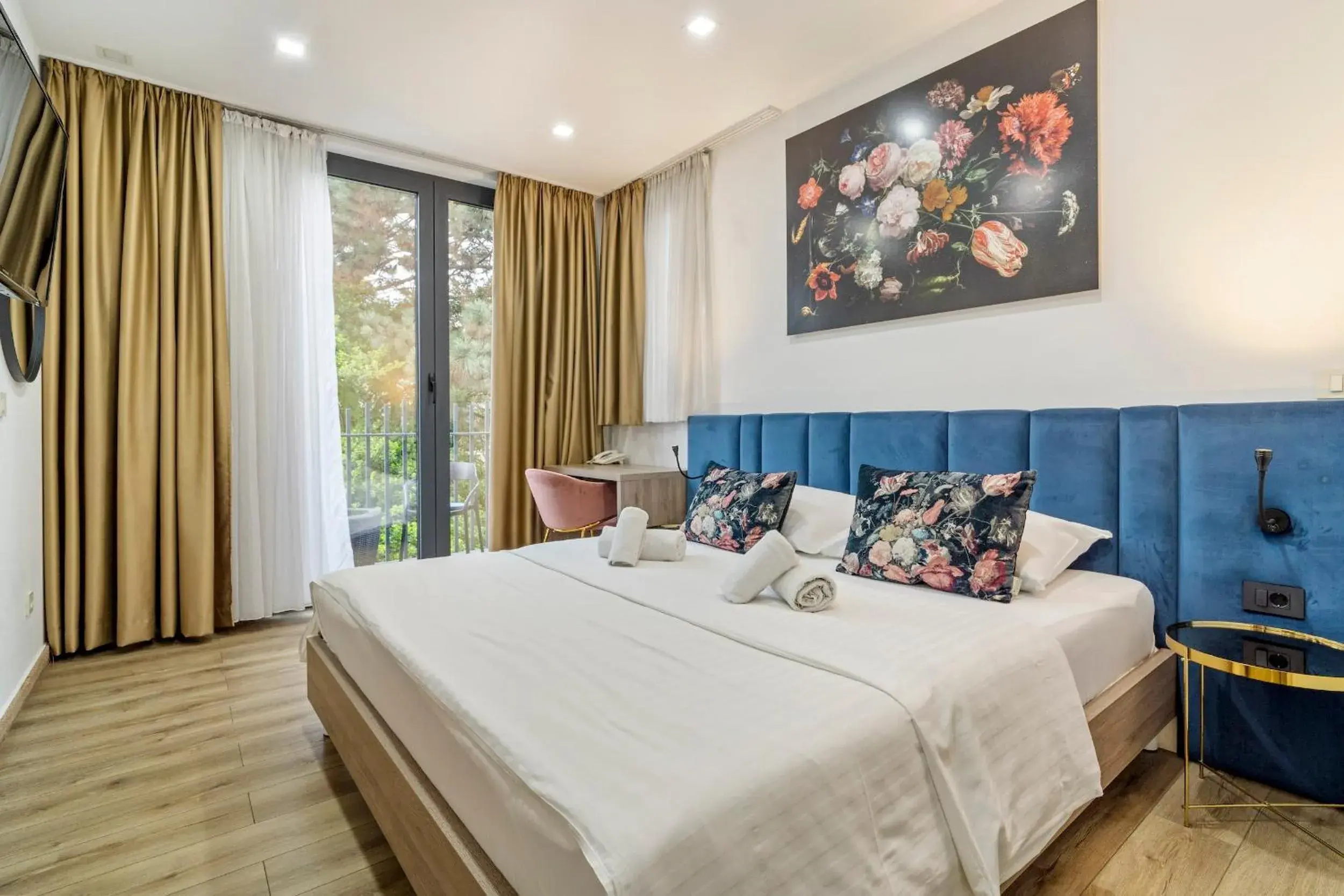 Deluxe Double Room with Balcony in The Hotel National Deluxe Double Room with Balcony in The Hotel National