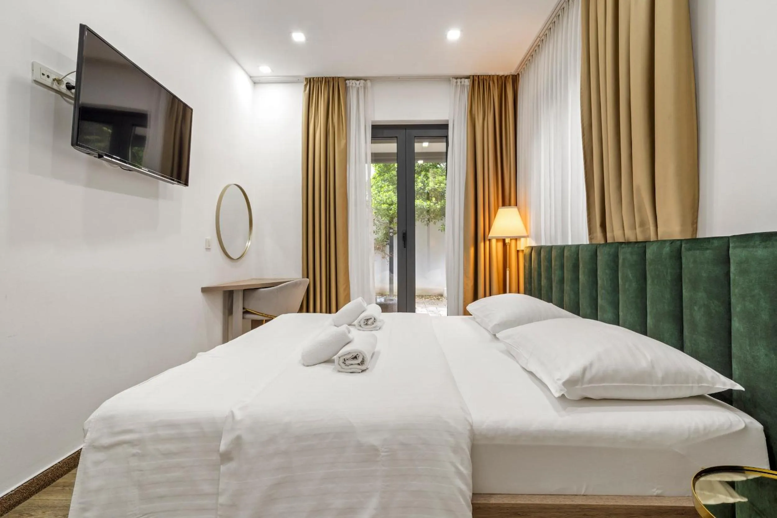 TV and multimedia, Bed in The Hotel National