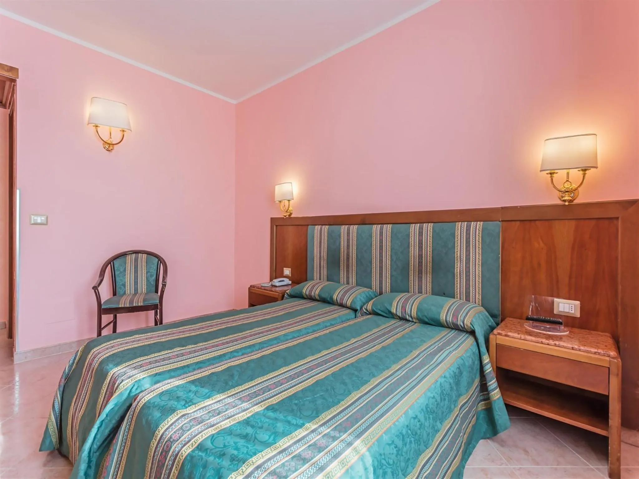 Bedroom, Bed in Raeli Hotel Siracusa