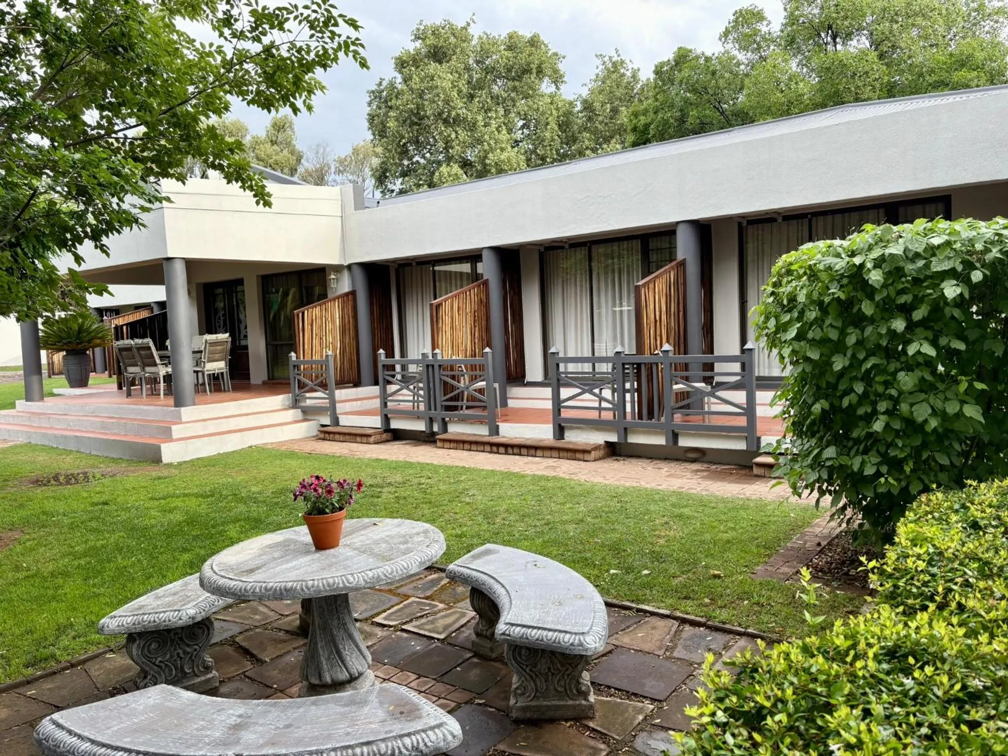 Garden in The Suburban Guest House