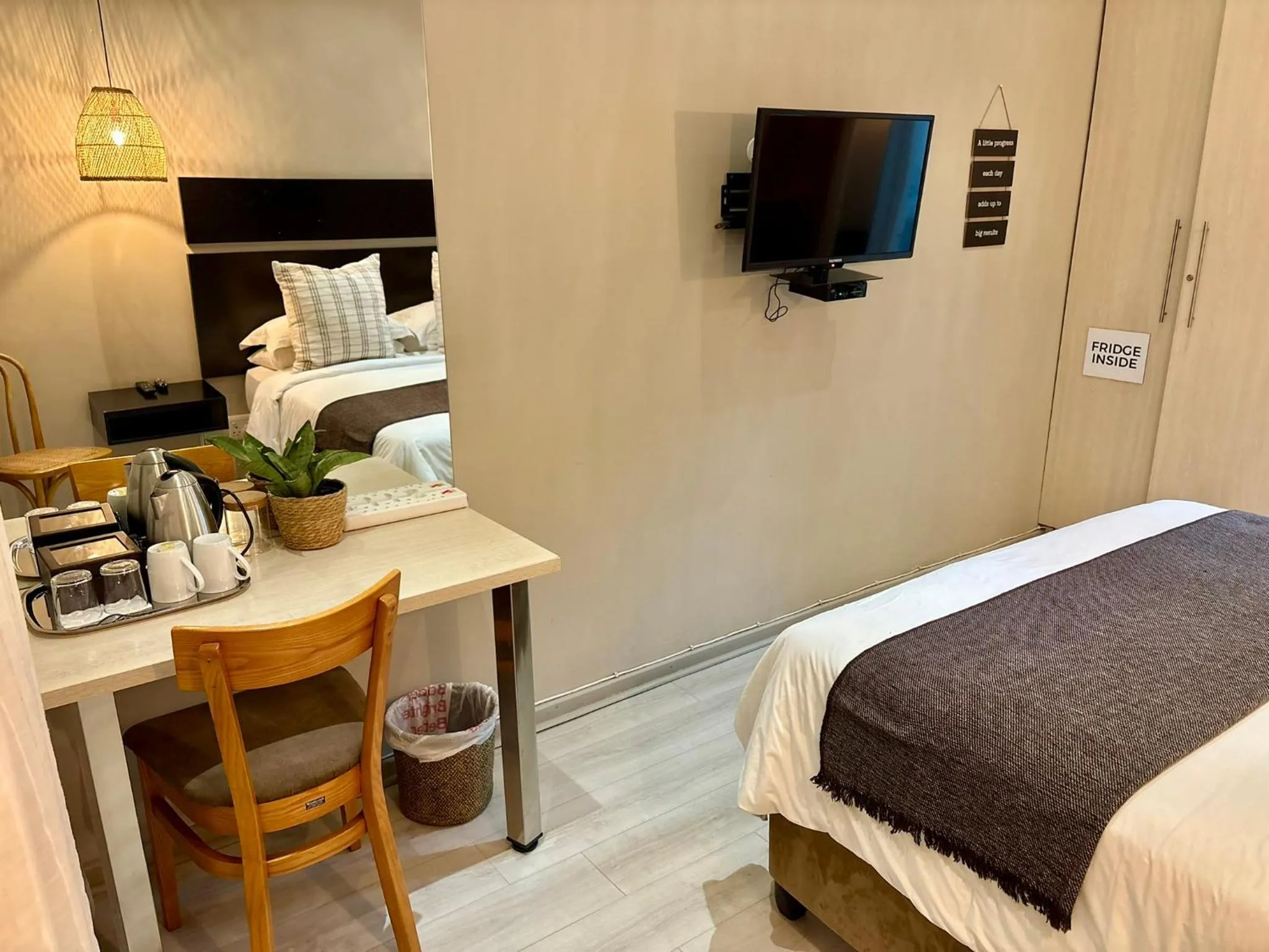 TV and multimedia, Bed in The Suburban Guest House