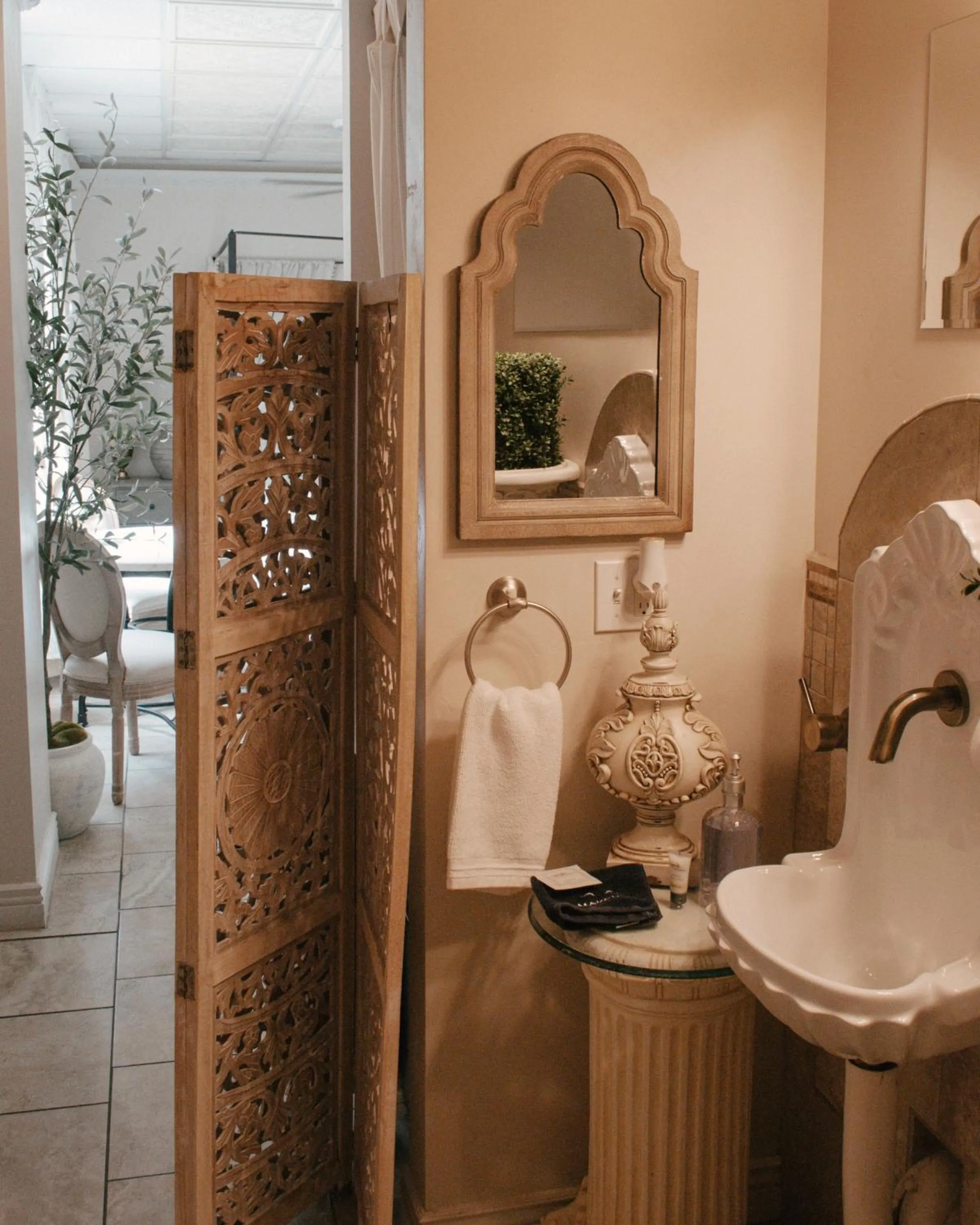 5th East Hall Bed & Breakfast