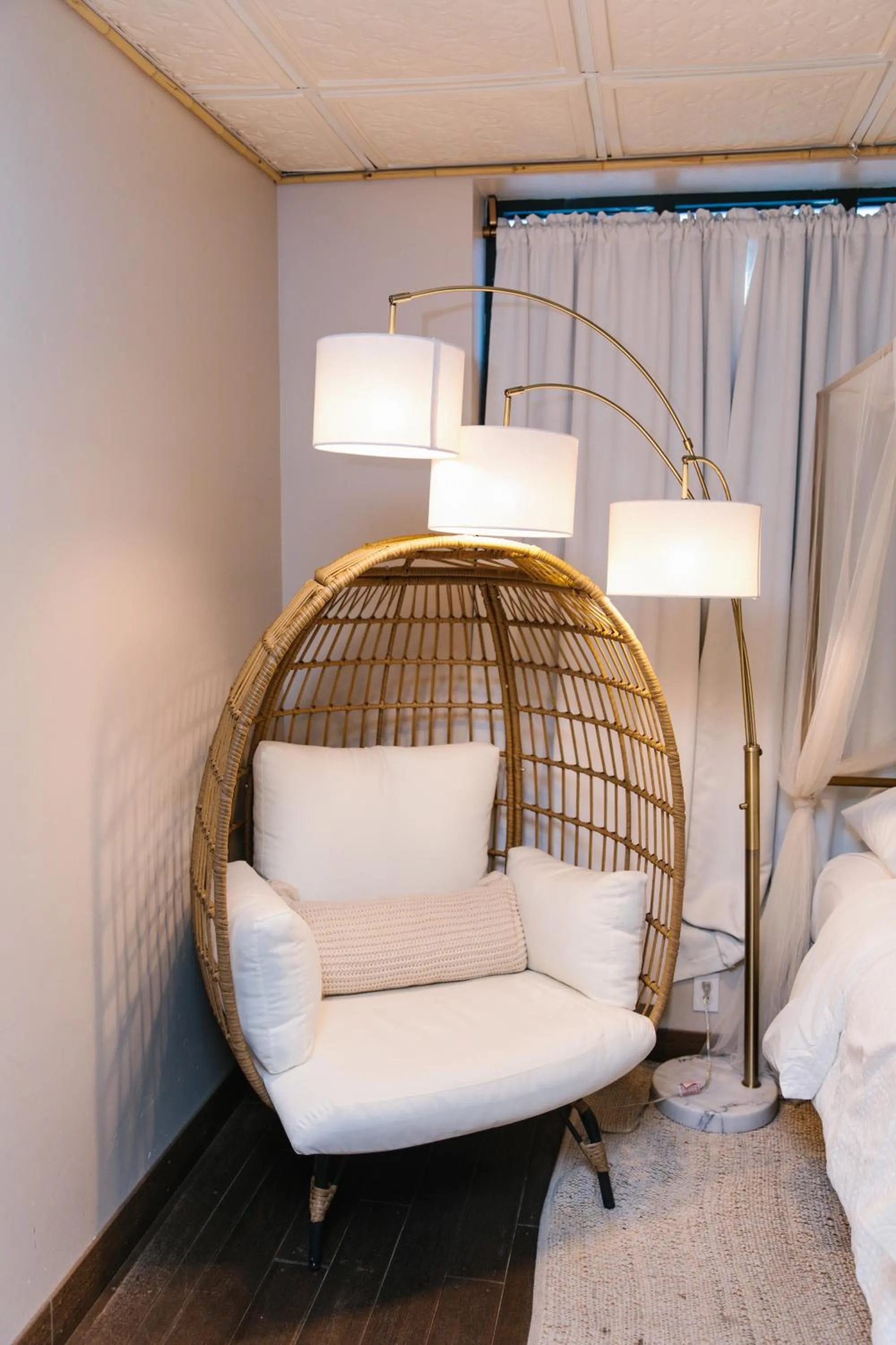 Bed in 5th East Hall Bed & Breakfast