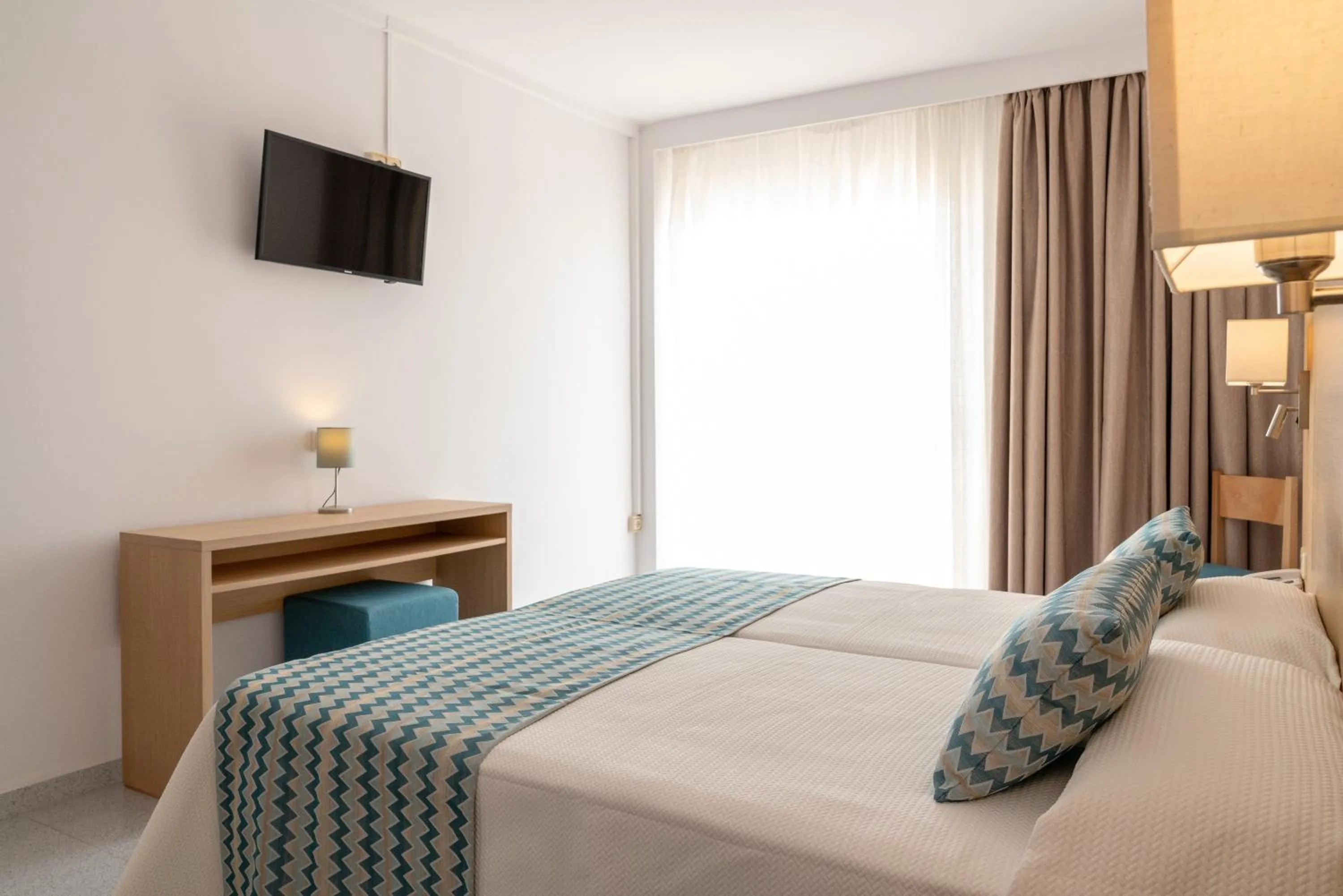 Bedroom, Bed in Hotel Riutort