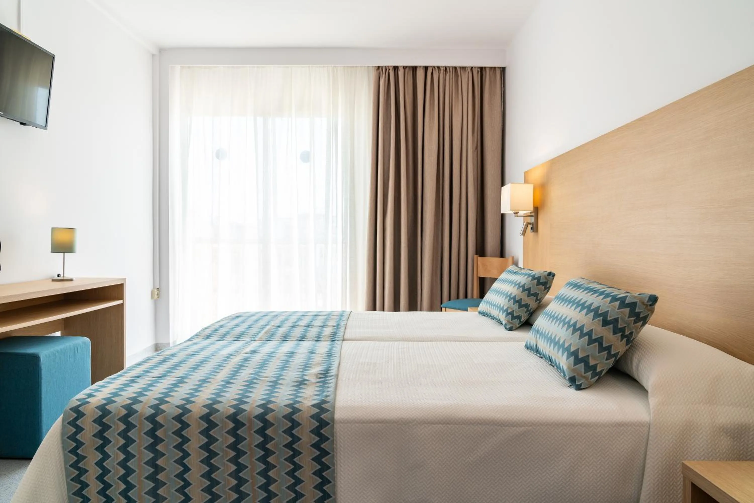 Bedroom, Bed in Hotel Riutort