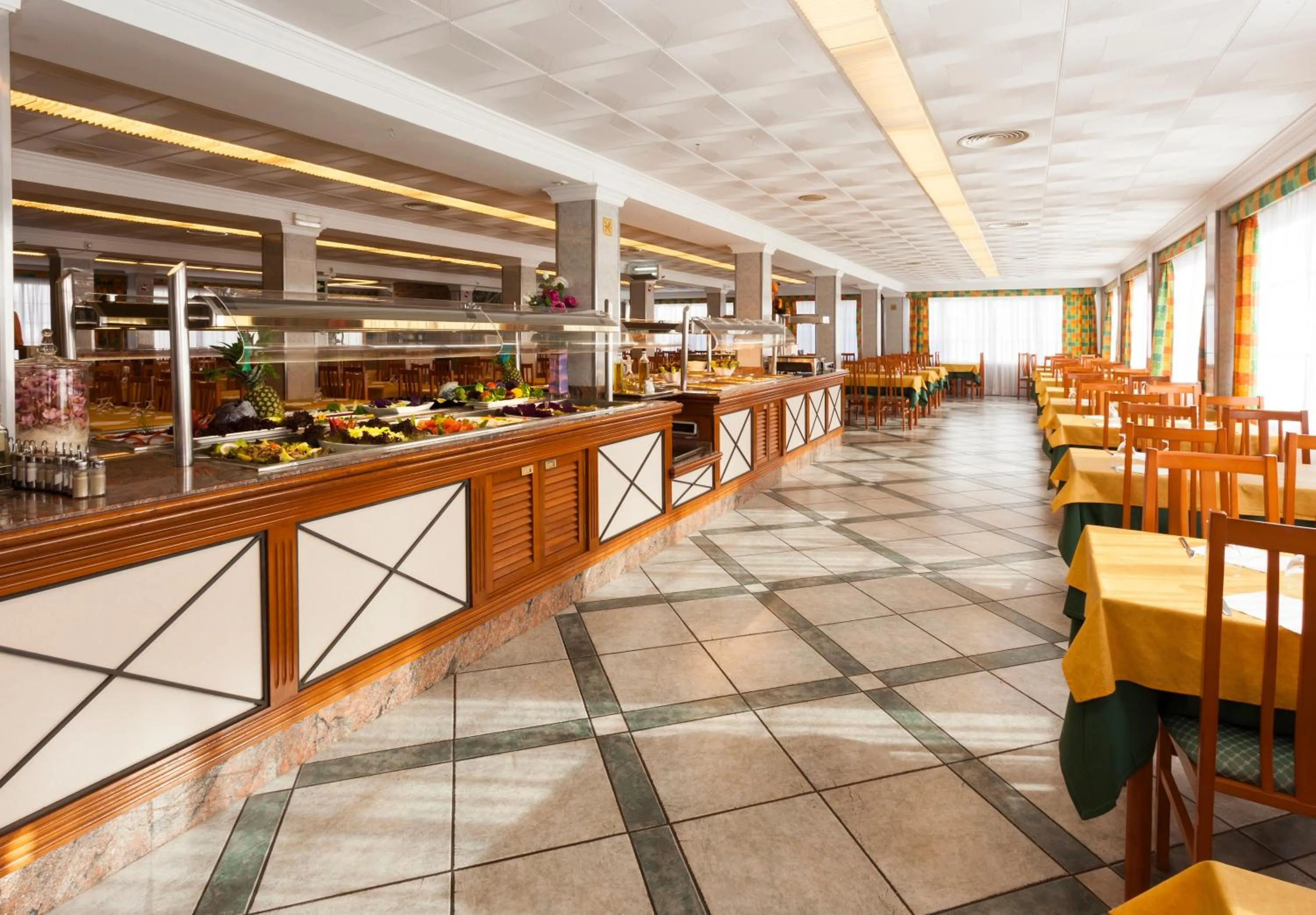 Restaurant/places to eat in Hotel Riutort