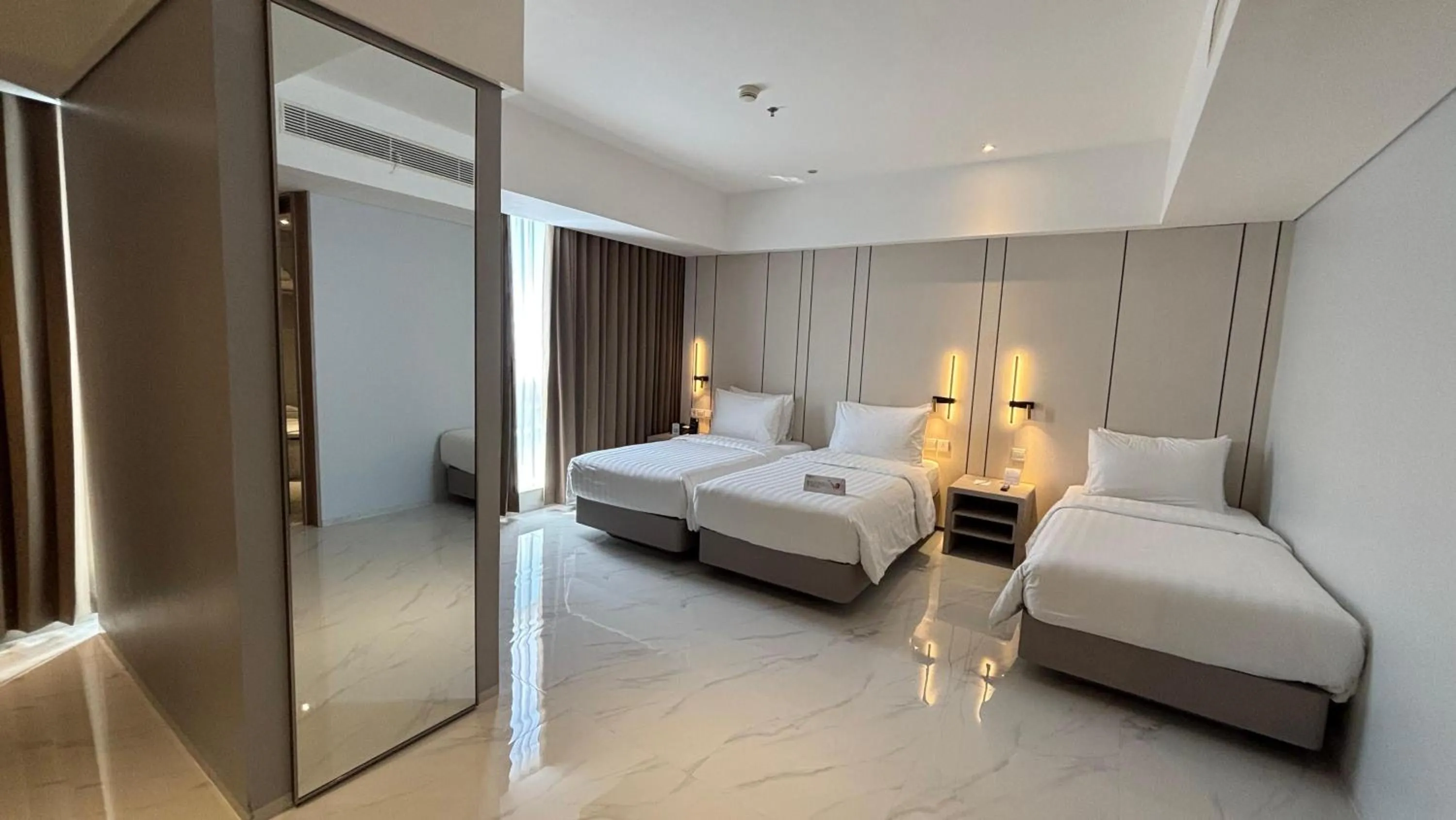 Bedroom, Bed in Grand Whiz Hotel Praxis Surabaya