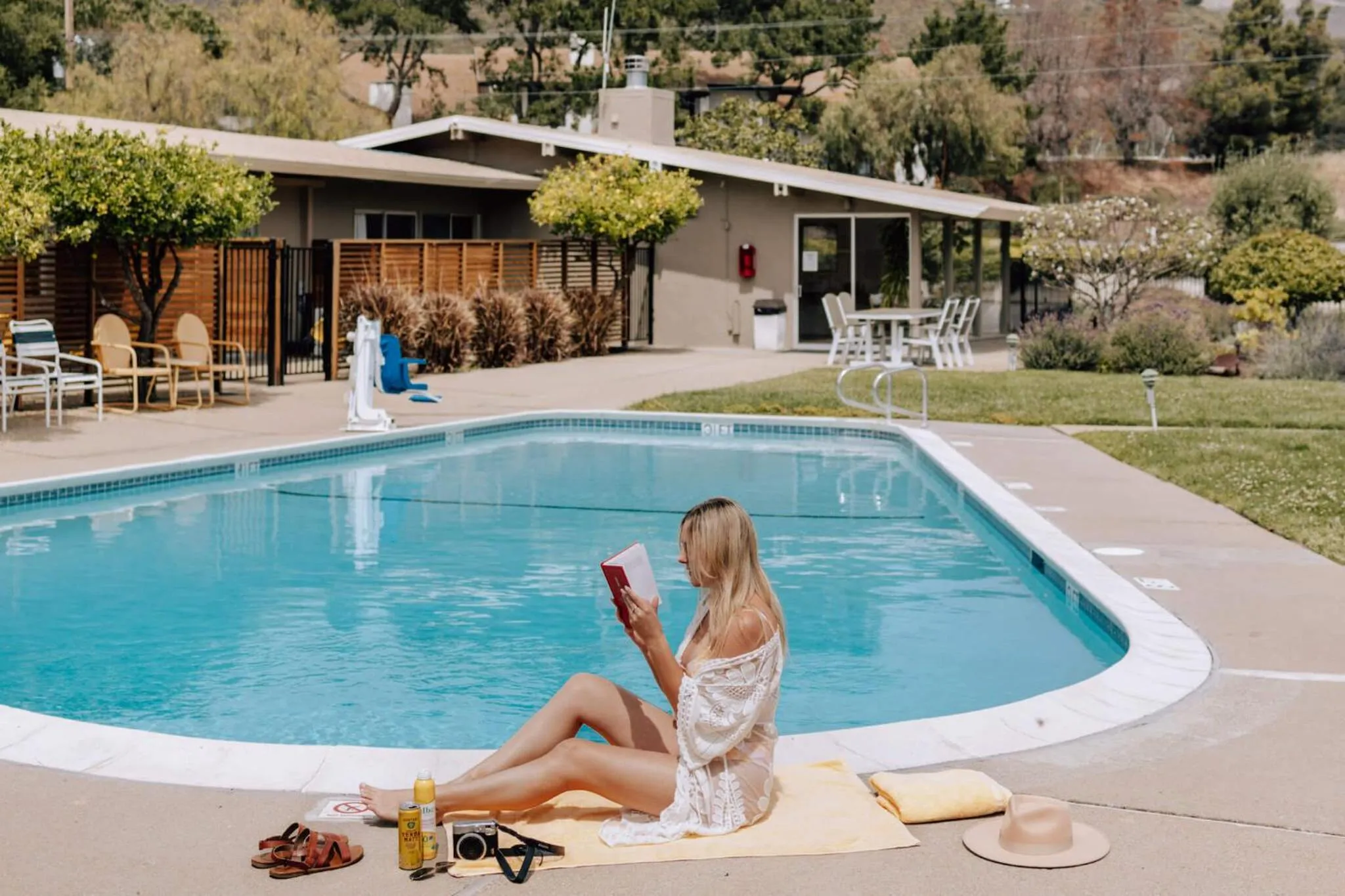 Guests in Contenta Inn