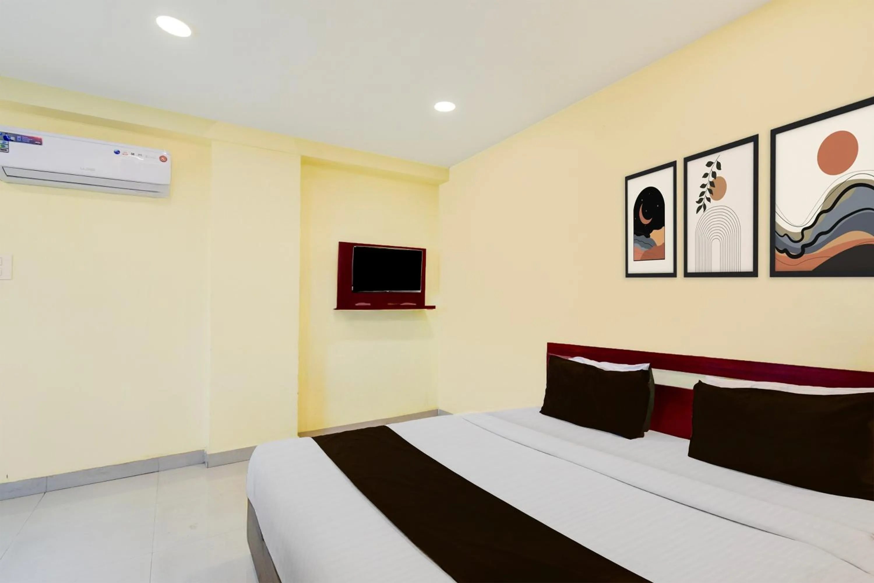 Bedroom, Bed in Super Hotel O LB Nagar Metro Station Formerly Virat residency