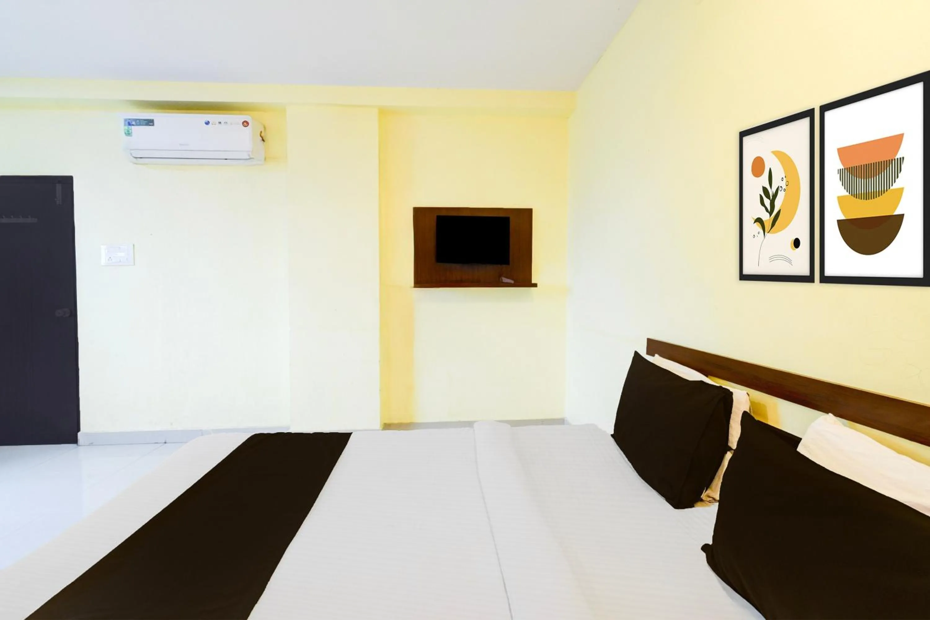 Bedroom in Super Hotel O LB Nagar Metro Station Formerly Virat residency