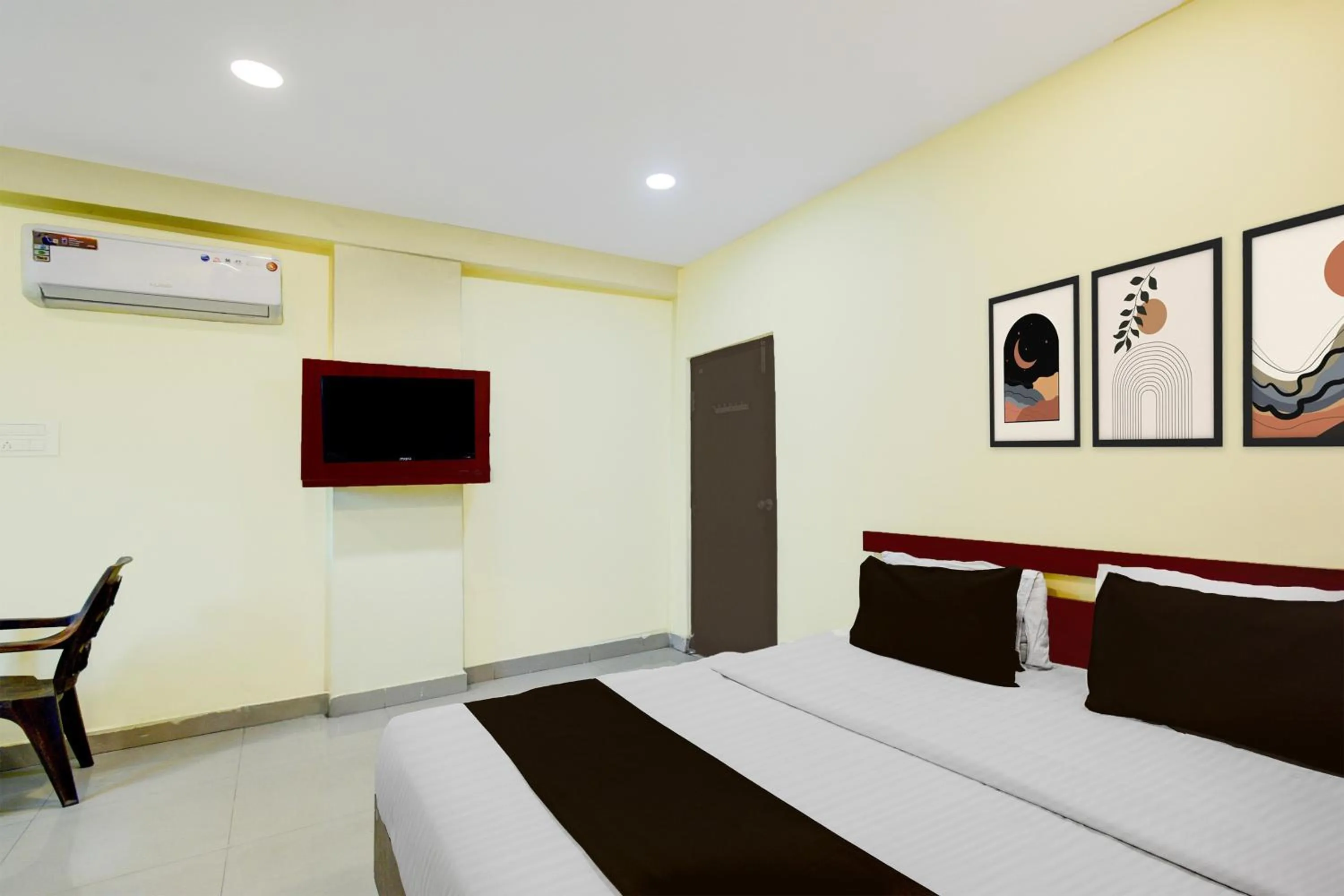 Bedroom, Bed in Super Hotel O LB Nagar Metro Station Formerly Virat residency