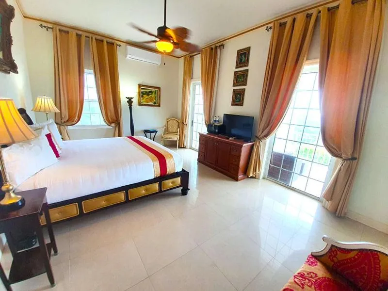 Bed in Ocean West Boutique Hotel