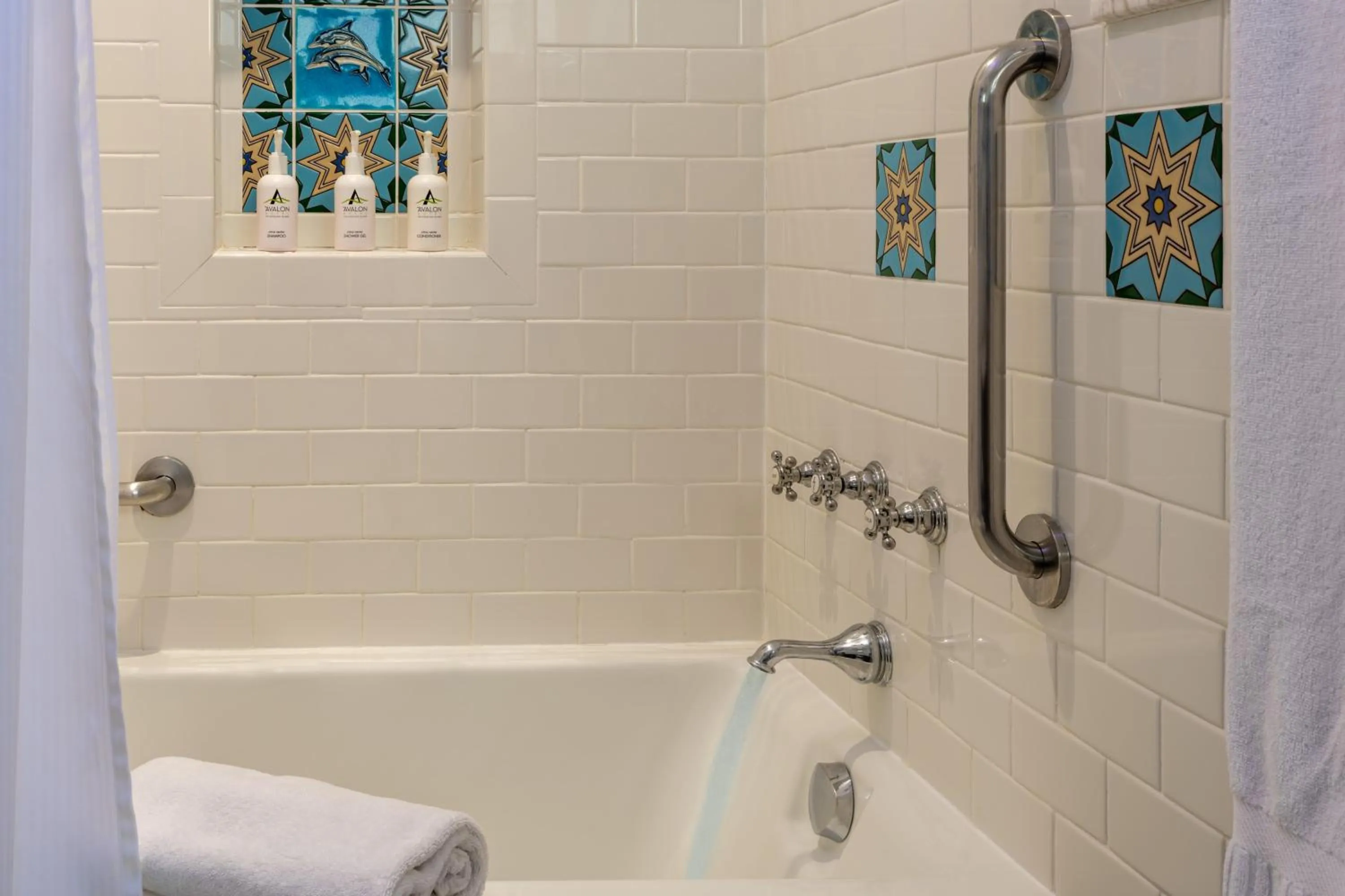 Shower in The Avalon Hotel in Catalina Island