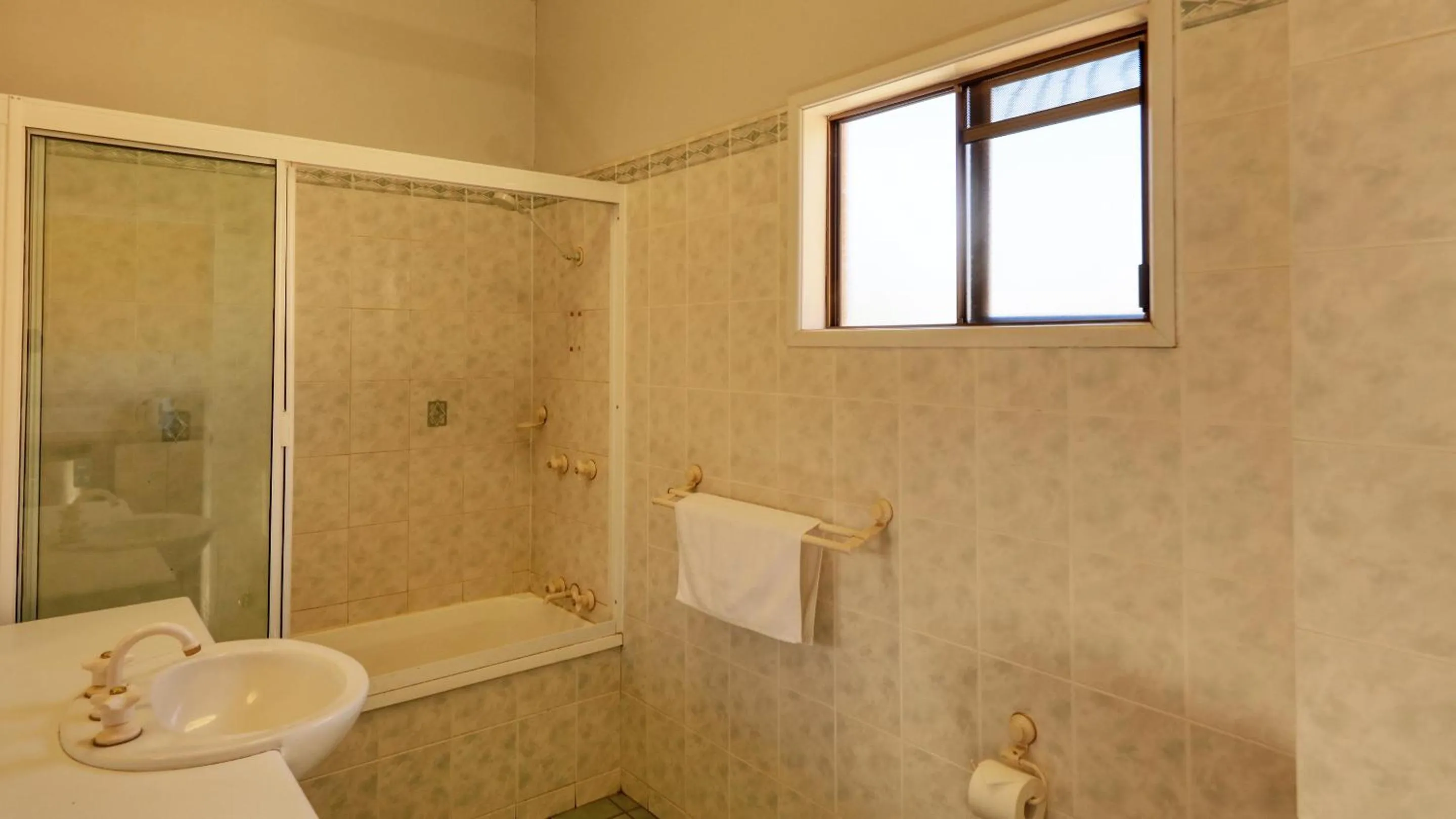 Bathroom in Townview Motel