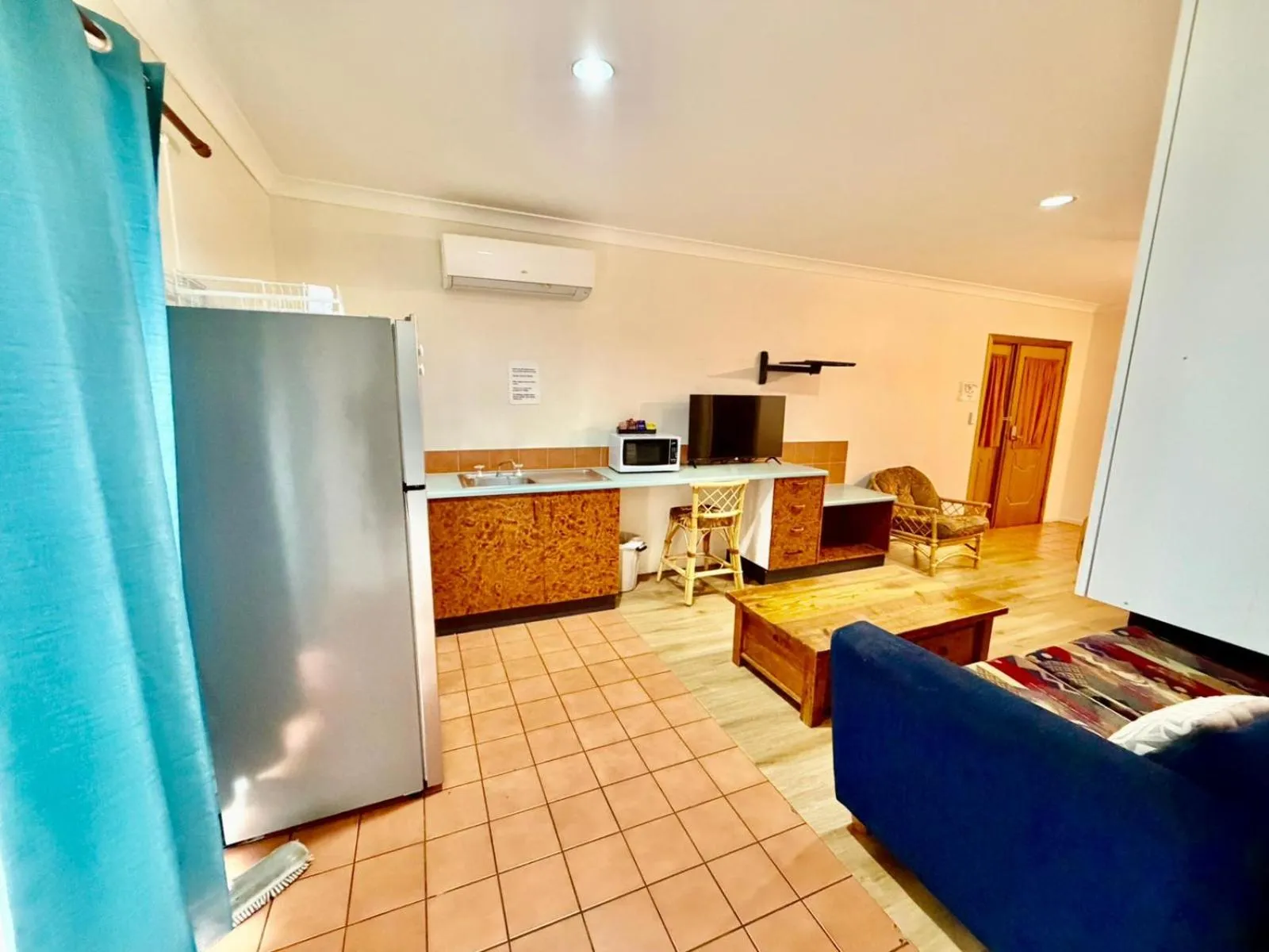 Seating area in Townview Motel