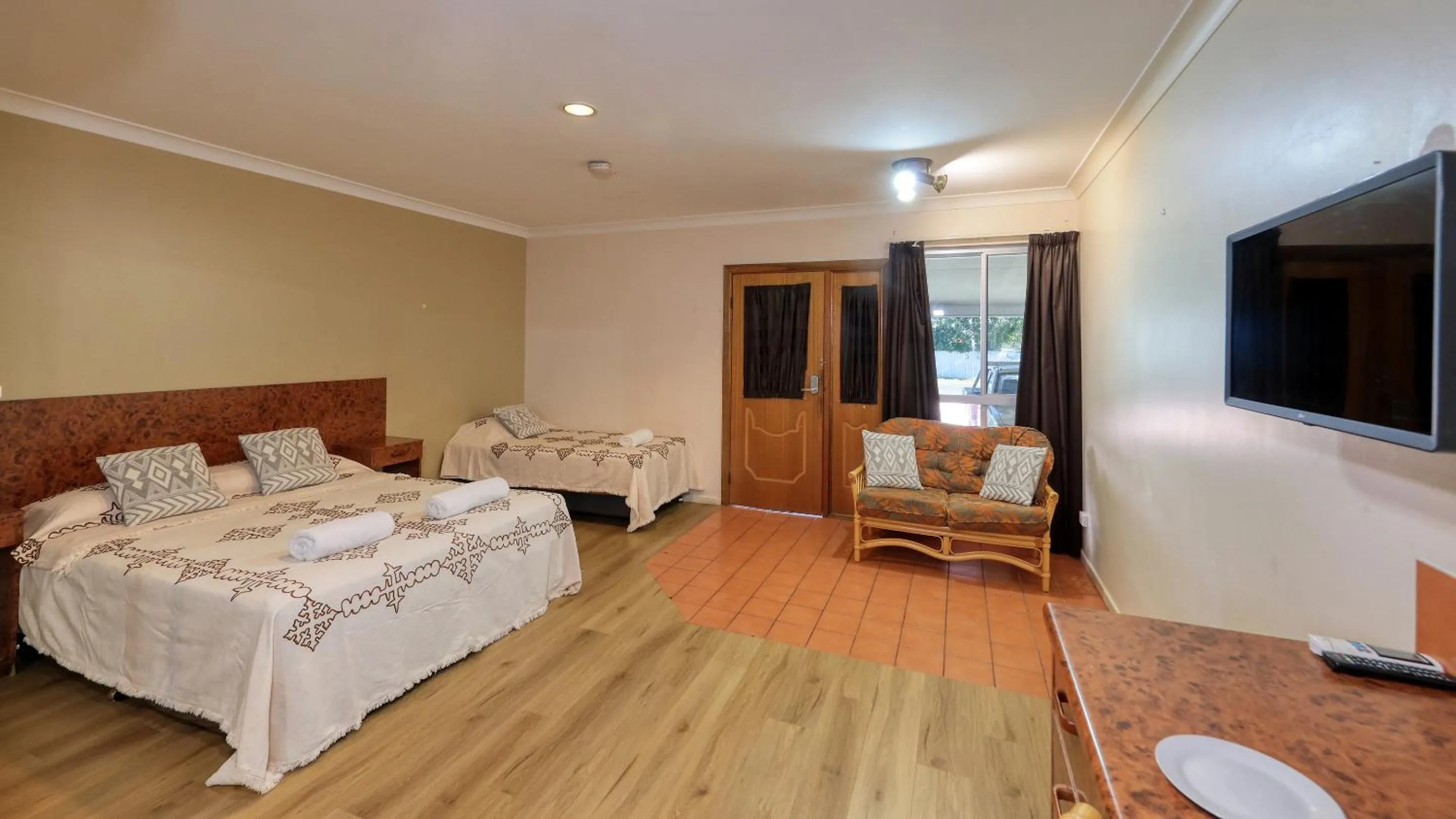 Bed in Townview Motel