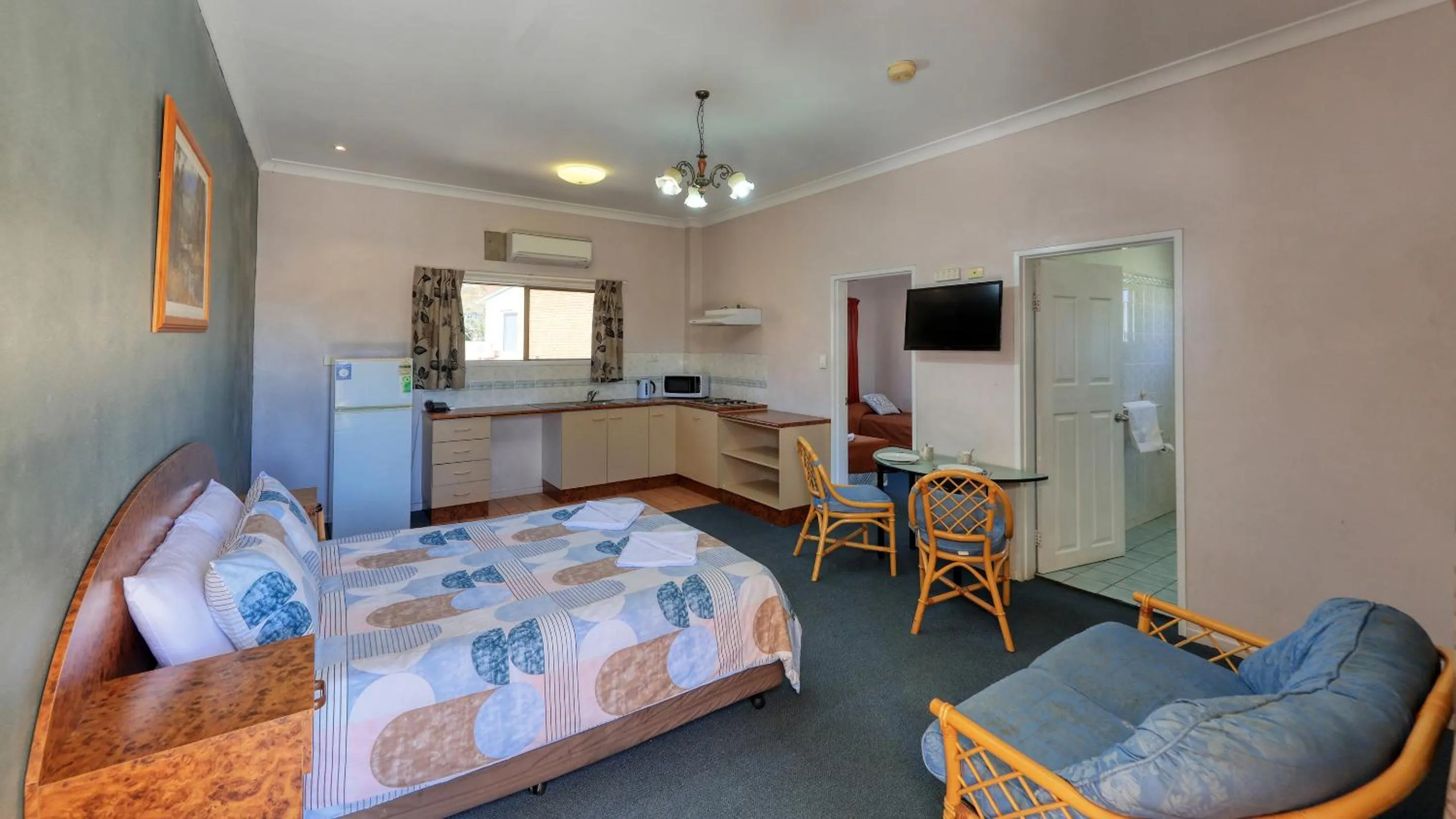 Bed in Townview Motel