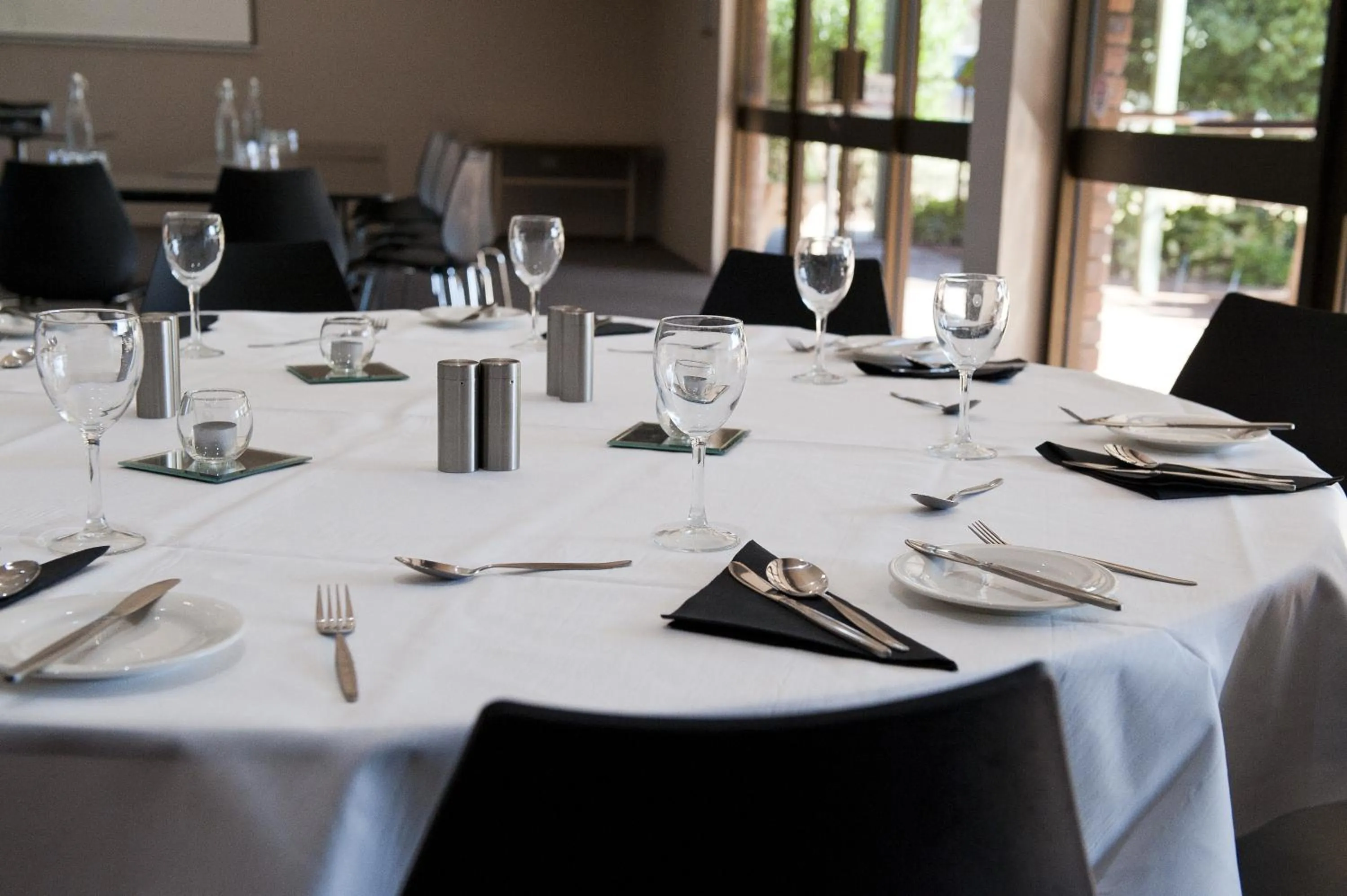 Restaurant/places to eat in The Club Motor Inn Chinchilla