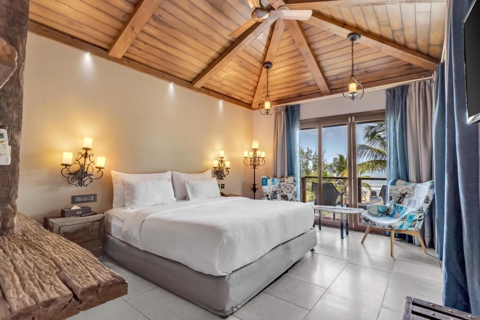 Photo of the whole room, Bed in The Baga Beach Resort