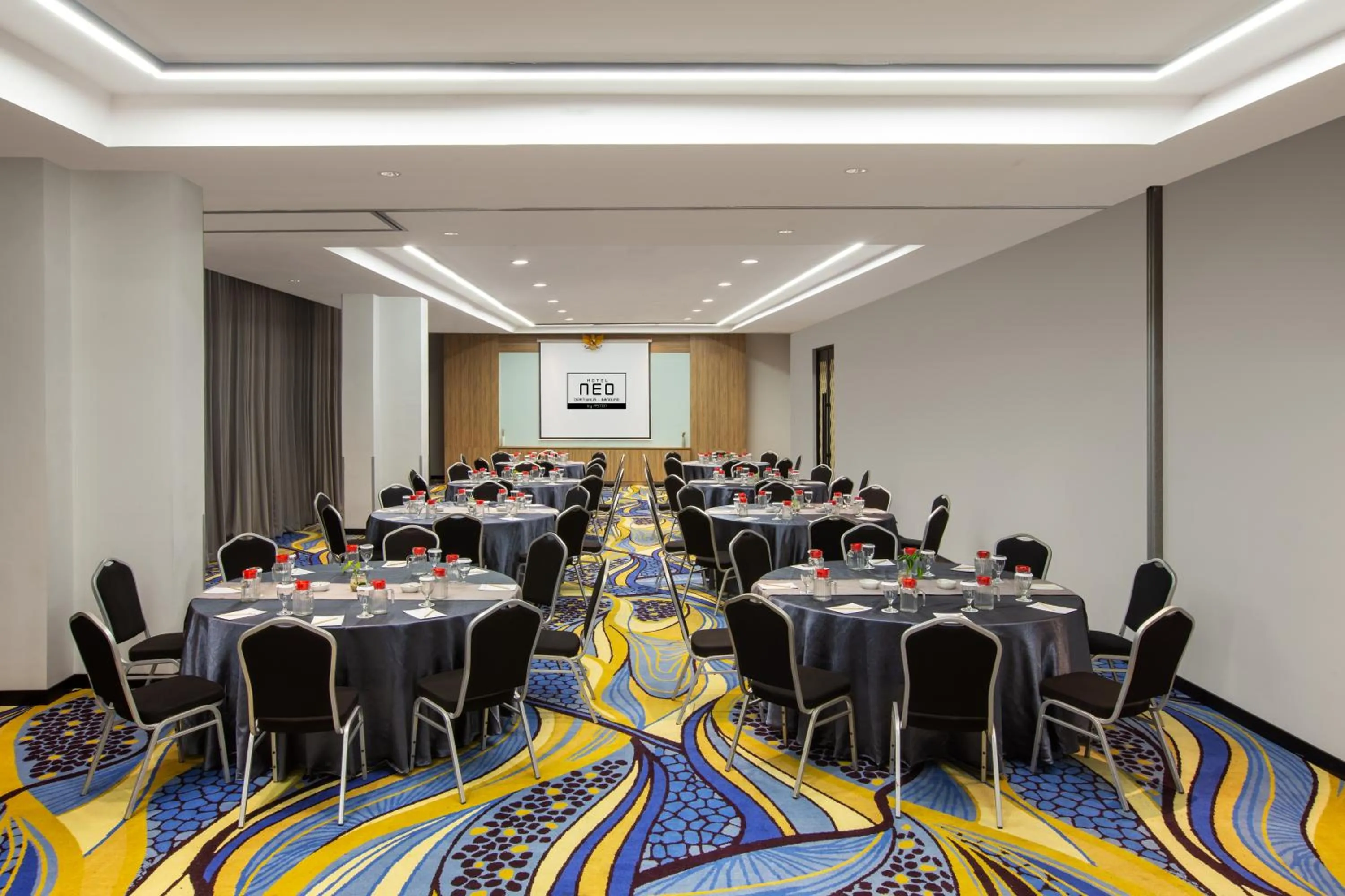 Meeting/conference room in Neo Dipatiukur Bandung by ASTON