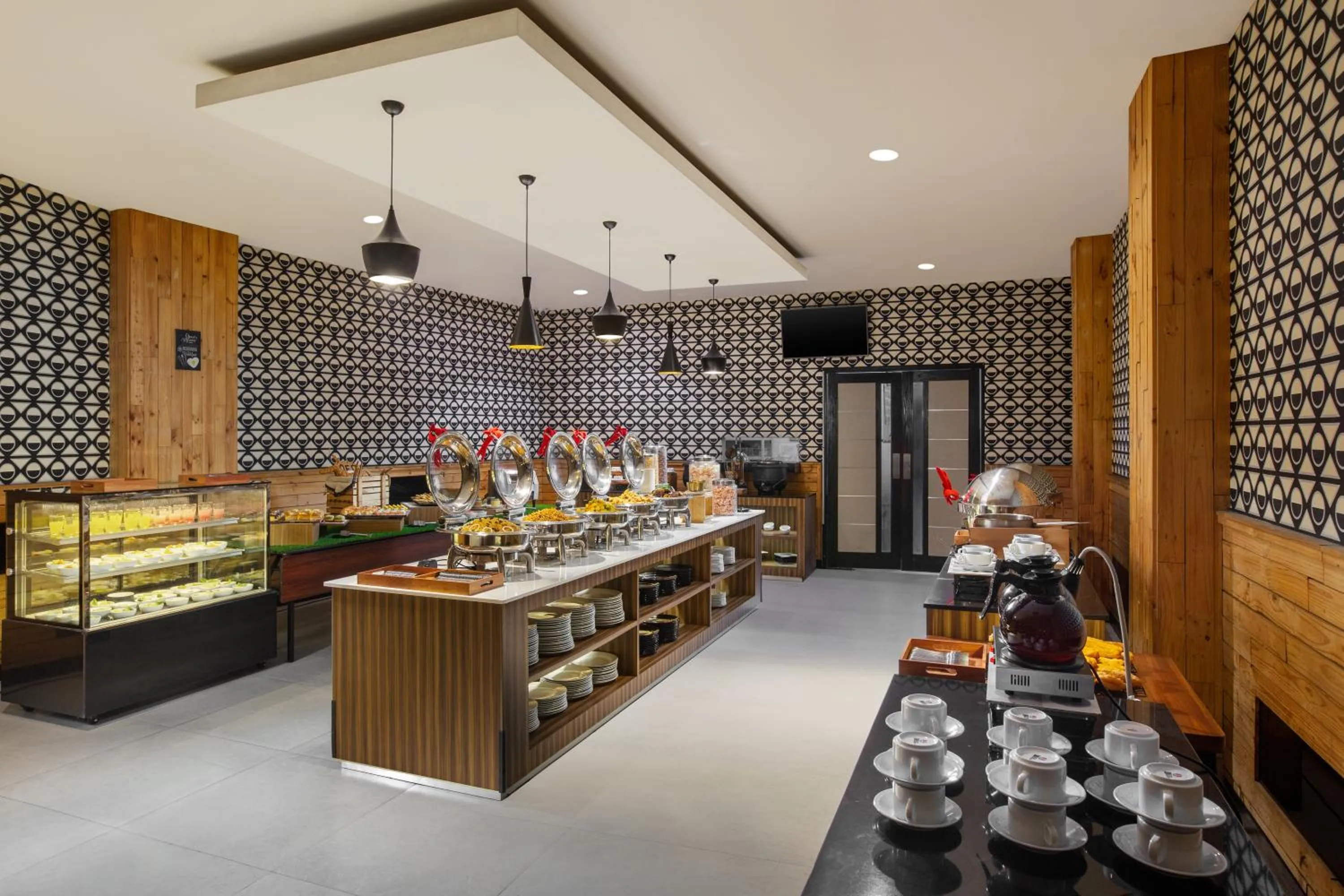 Restaurant/places to eat in Neo Dipatiukur Bandung by ASTON