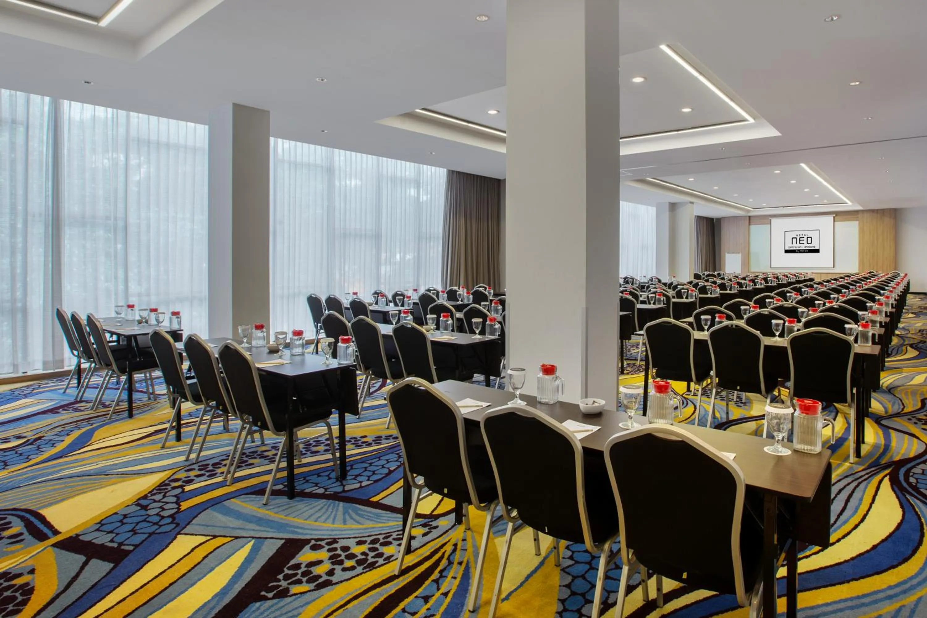 Meeting/conference room in Neo Dipatiukur Bandung by ASTON