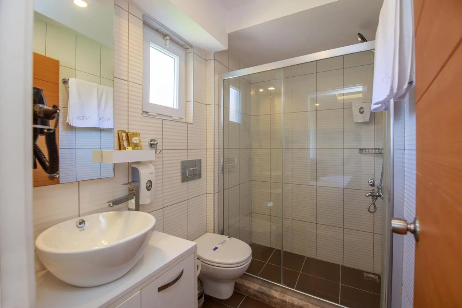 Shower in No 14 HOTEL GÖCEK