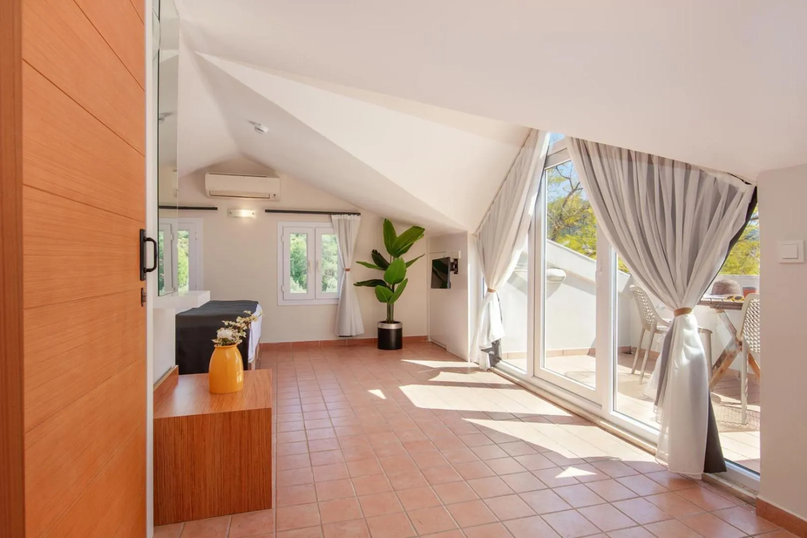 Photo of the whole room in No 14 HOTEL GÖCEK