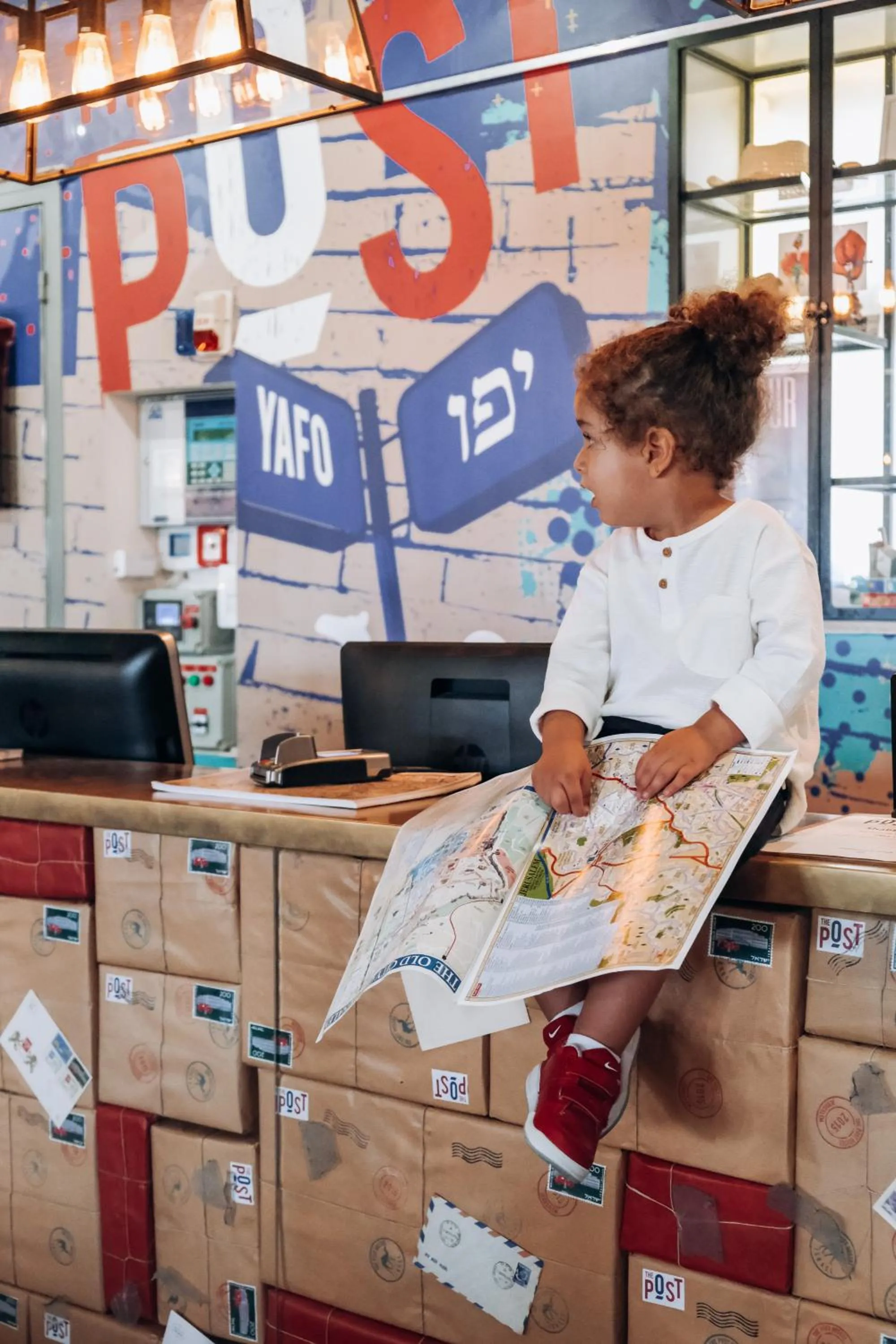 Lobby or reception in The Post Hostel Jerusalem