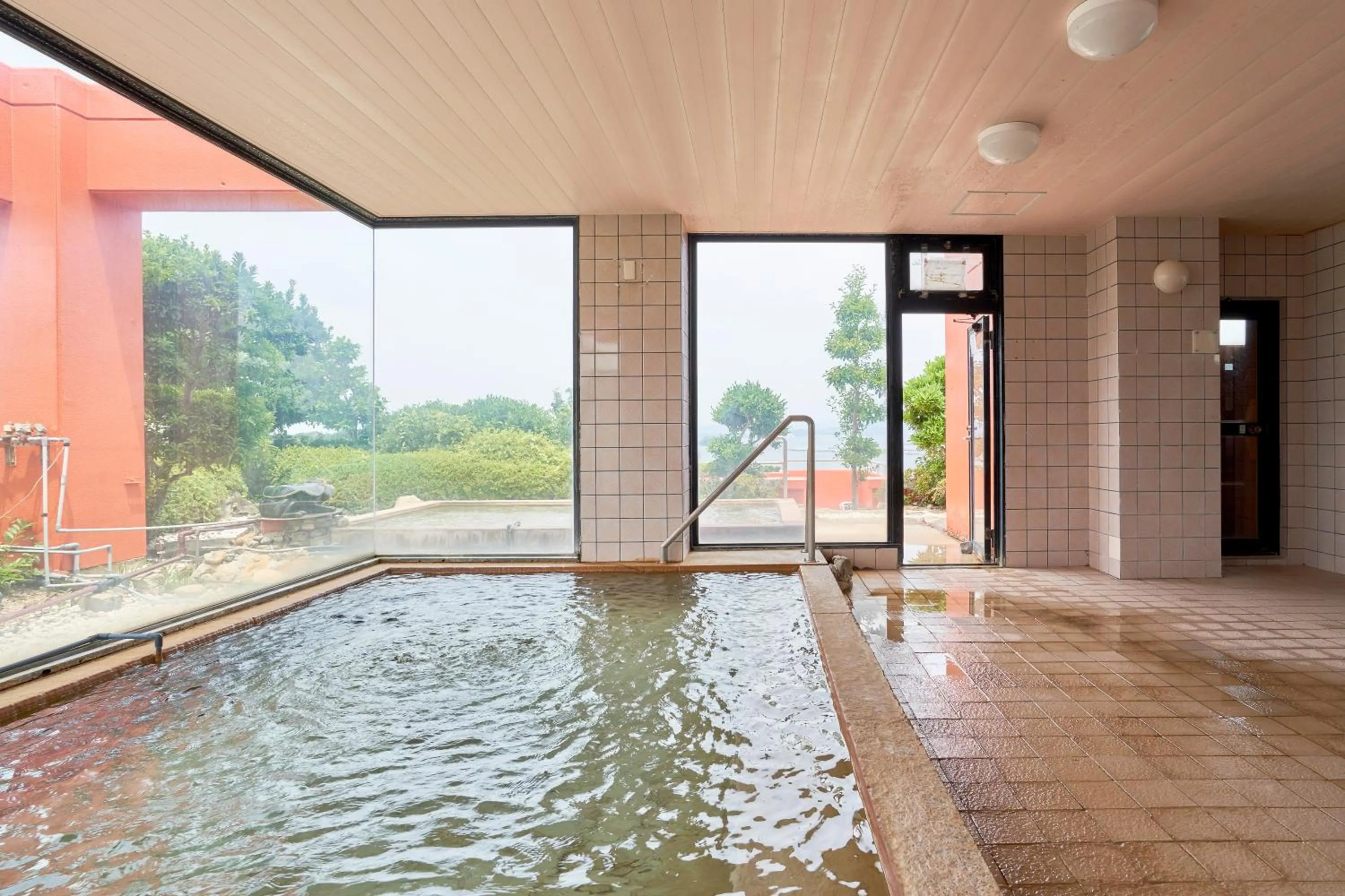 Hot Spring Bath in Hotel Sunresort Shirahama