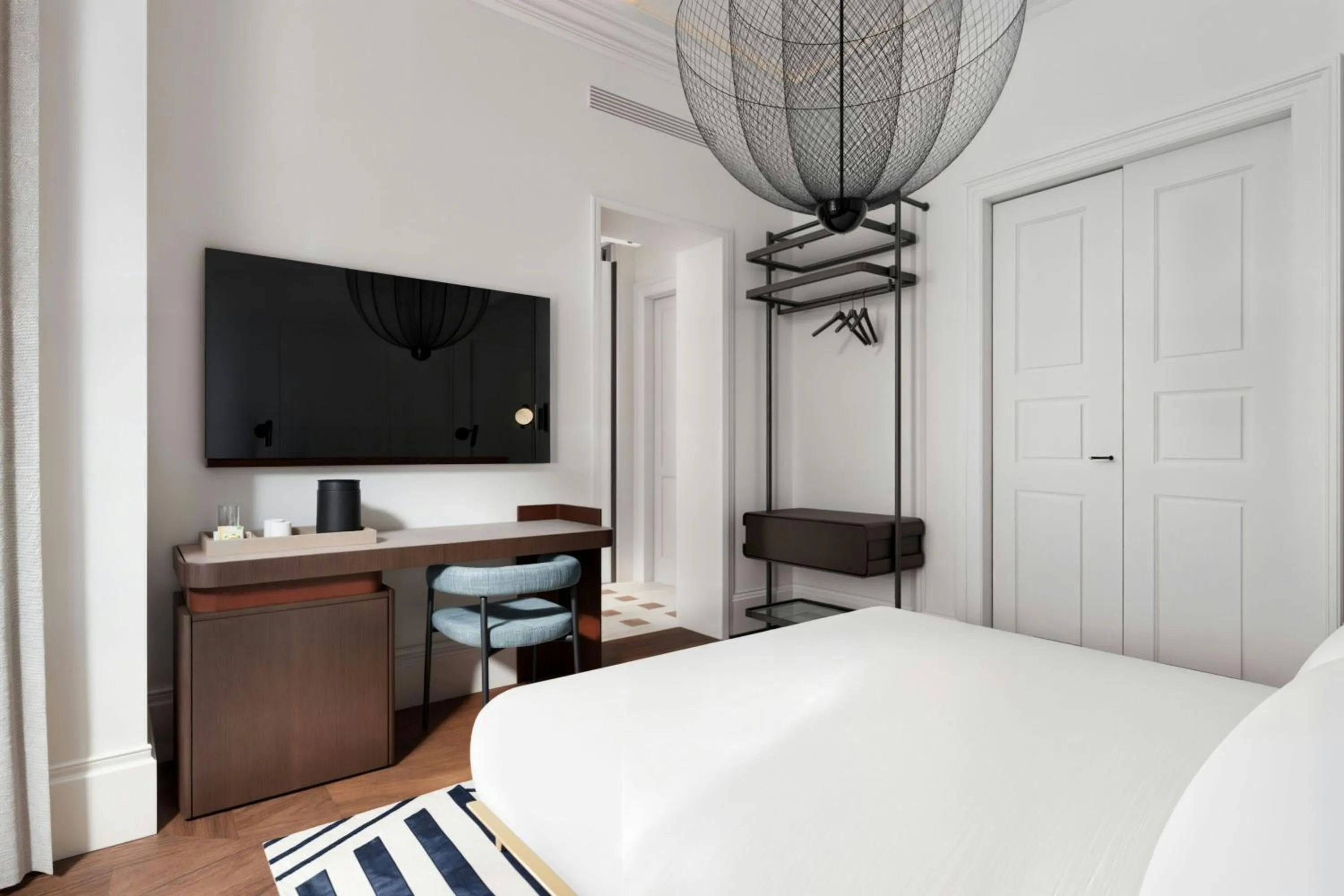 Photo of the whole room, Bed in Aloft Istanbul Karakoy