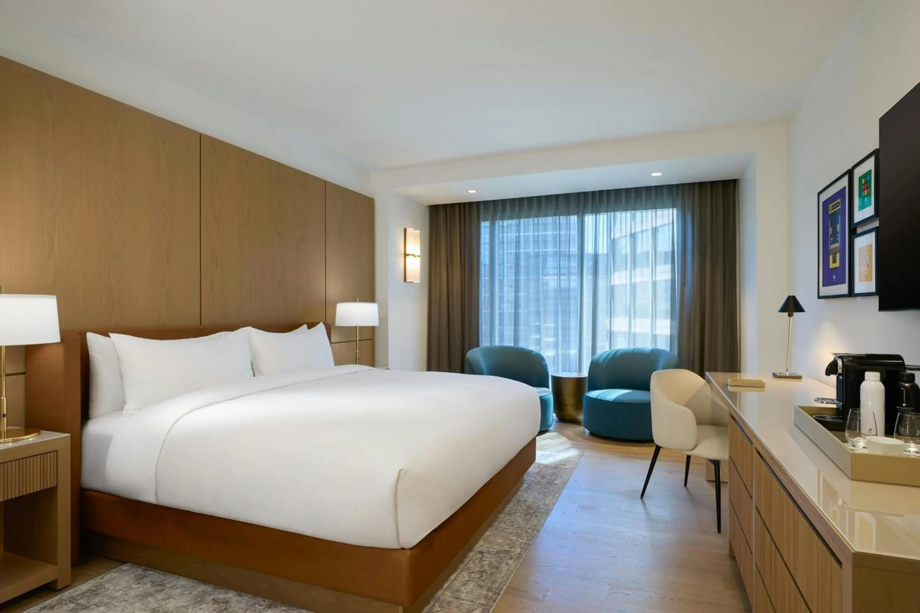Photo of the whole room, Bed in JW Marriott Reston Station