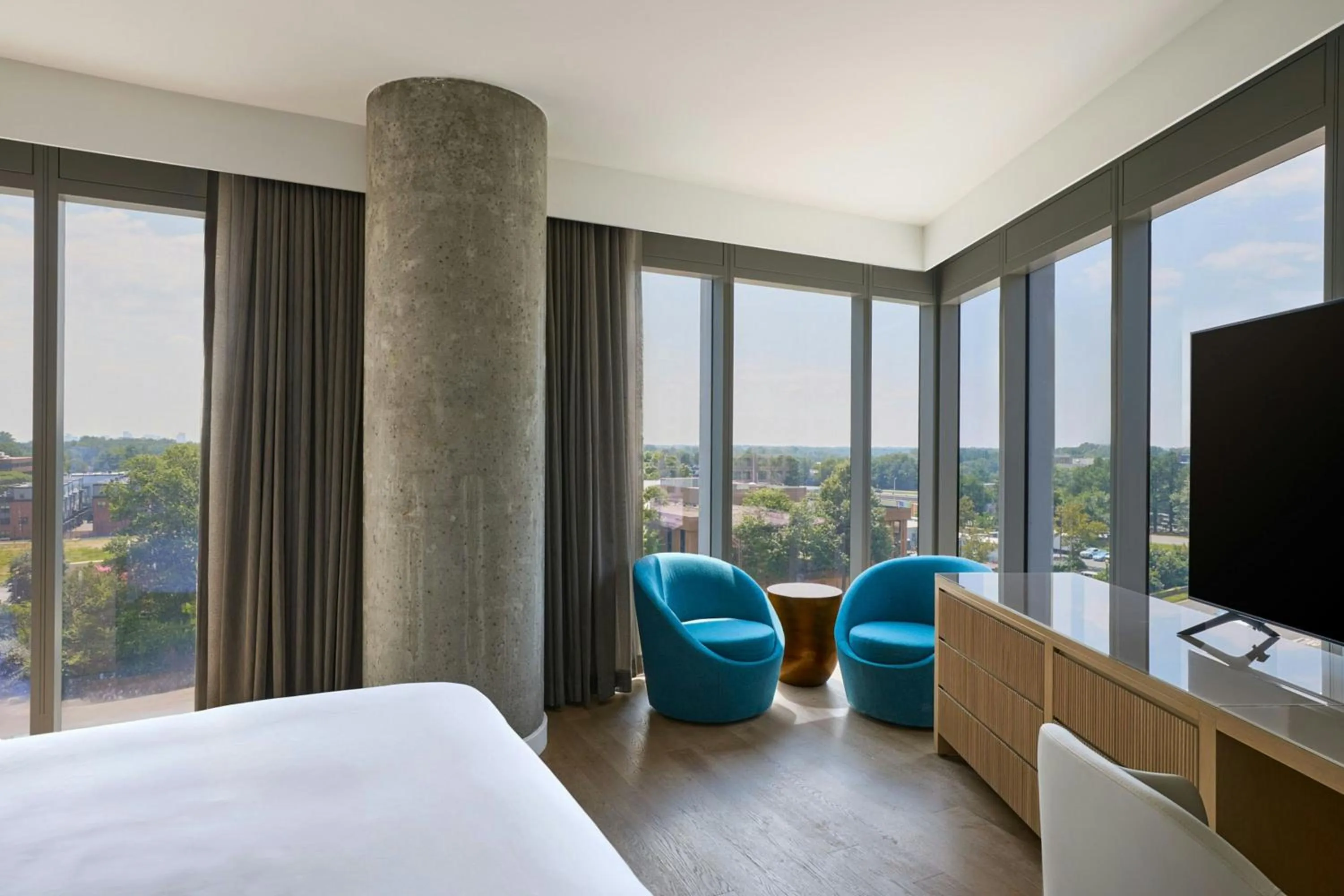 Photo of the whole room, Bed in JW Marriott Reston Station