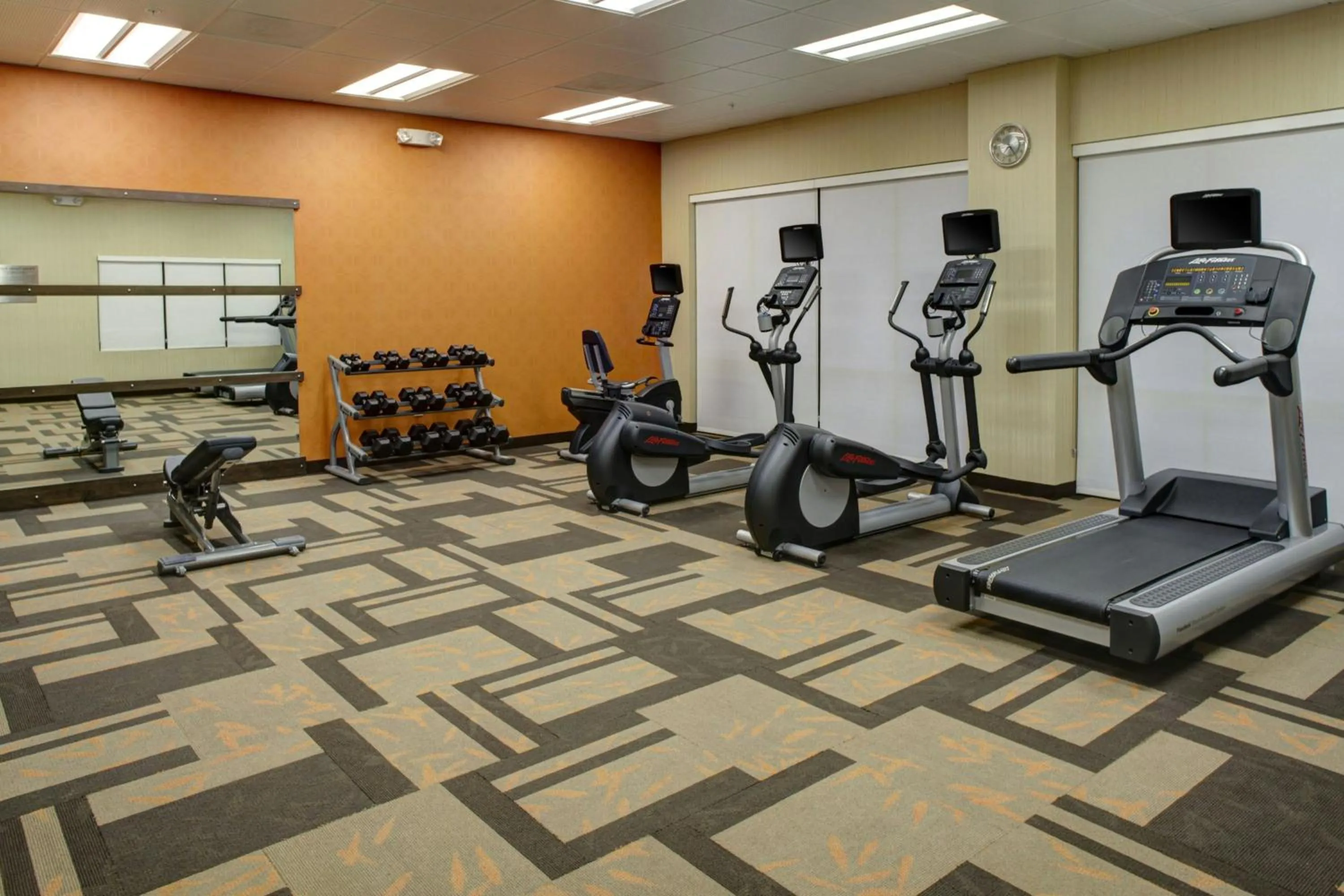 Fitness centre/facilities in Courtyard by Marriott Carrollton