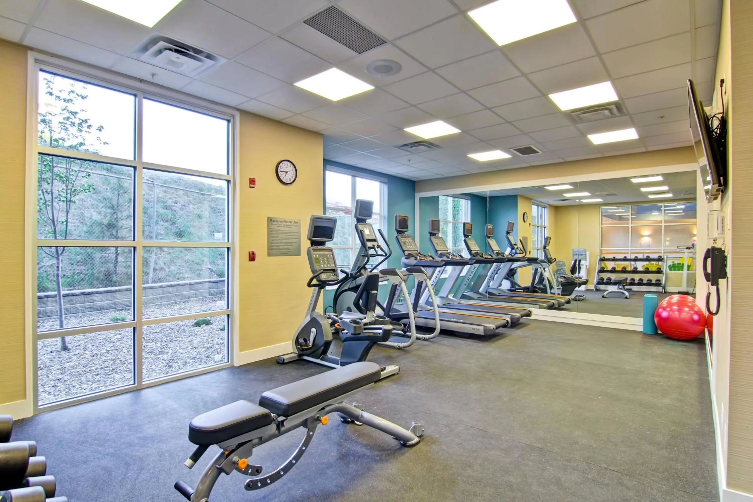 Fitness centre/facilities in Fairfield Inn & Suites by Marriott Kamloops