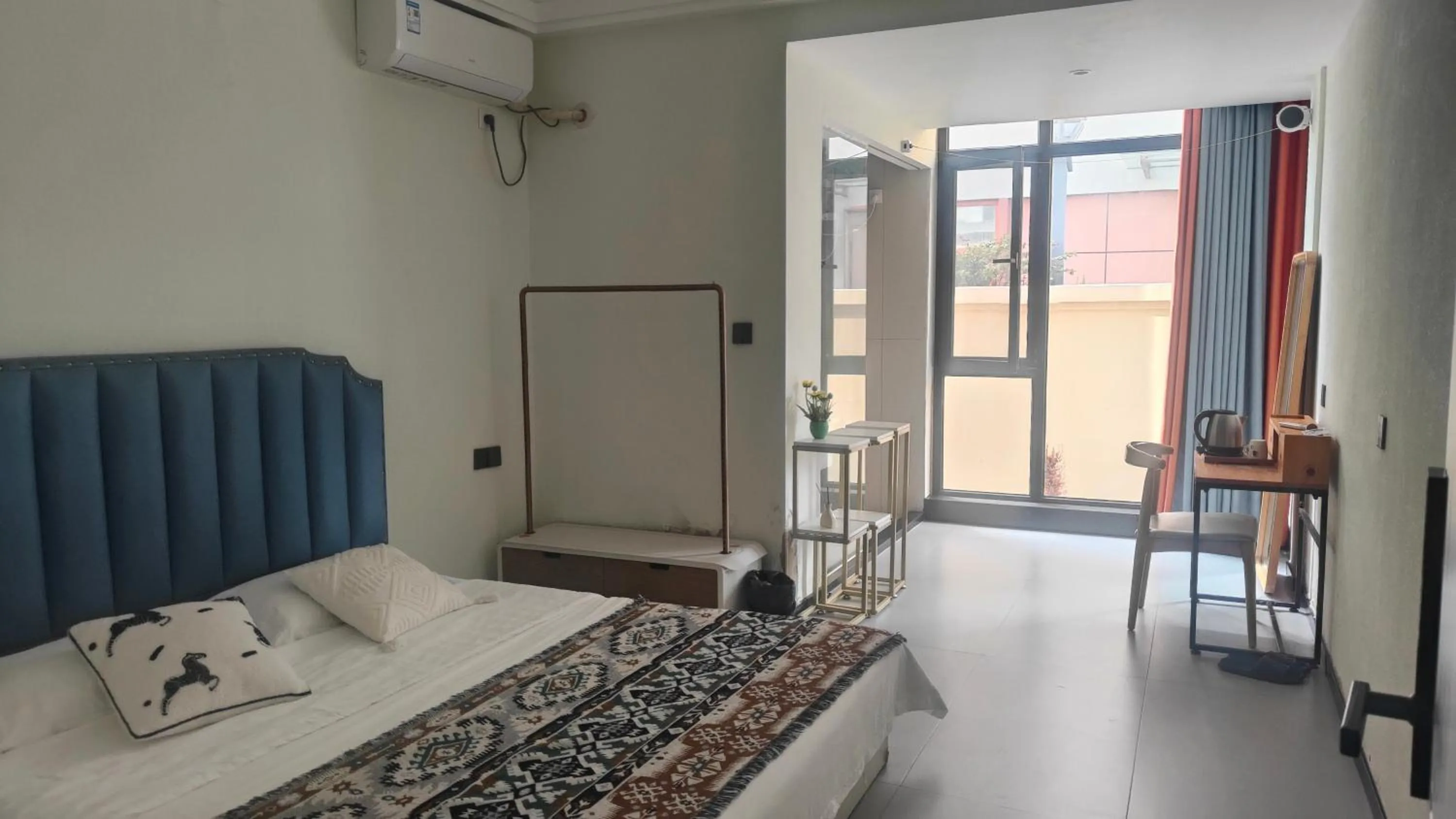 Bed in July Inn Weihai