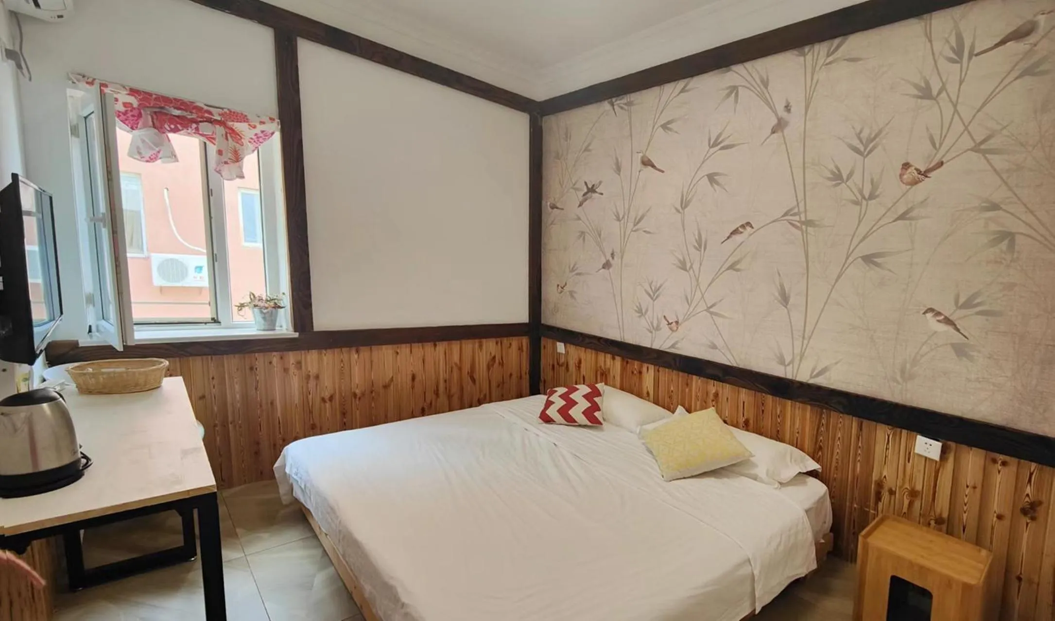 Bed in July Inn Weihai