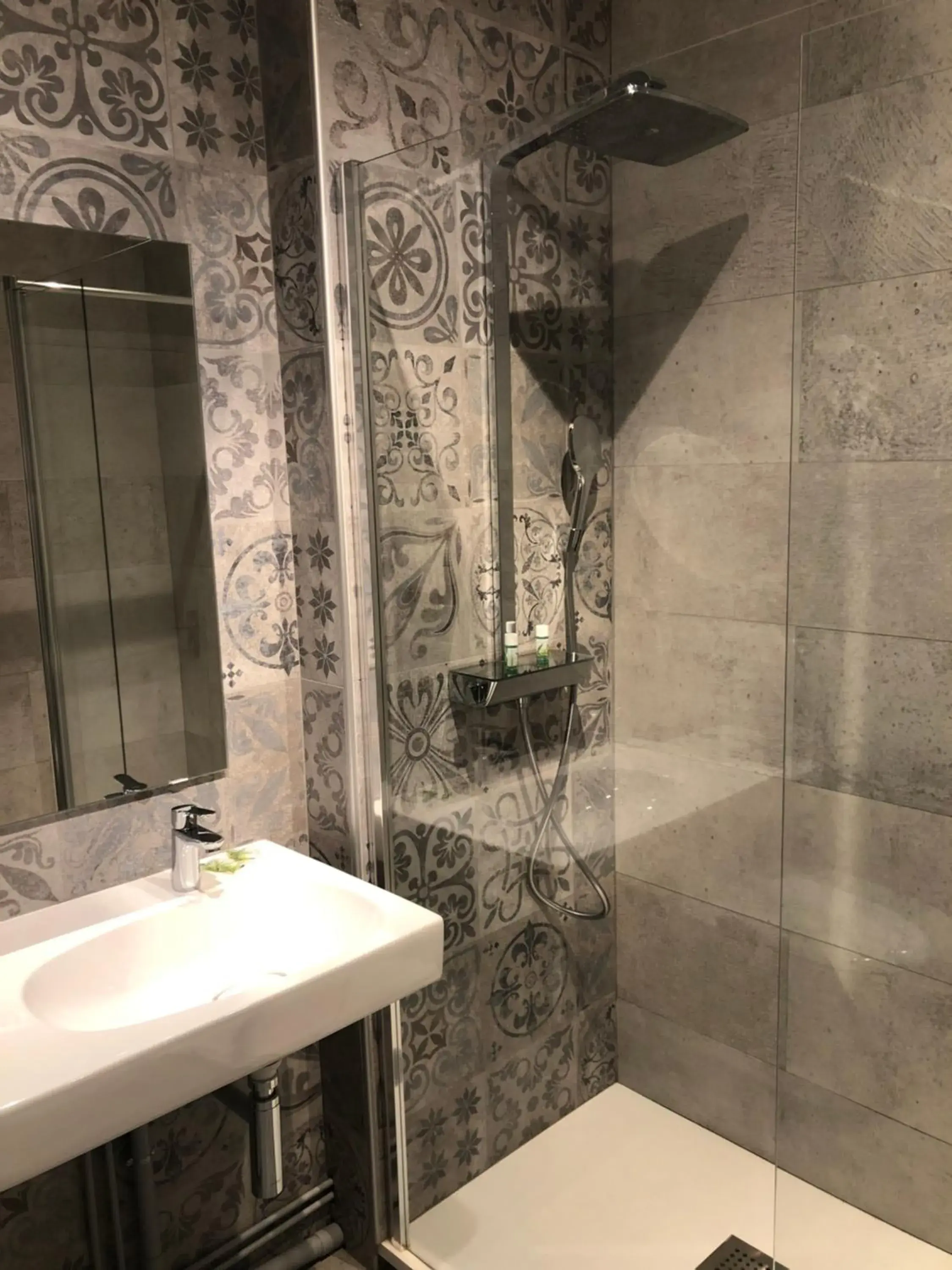 Comfort Twin Room in Hotel La Villa Fleurie Comfort Twin Room in Hotel La Villa Fleurie