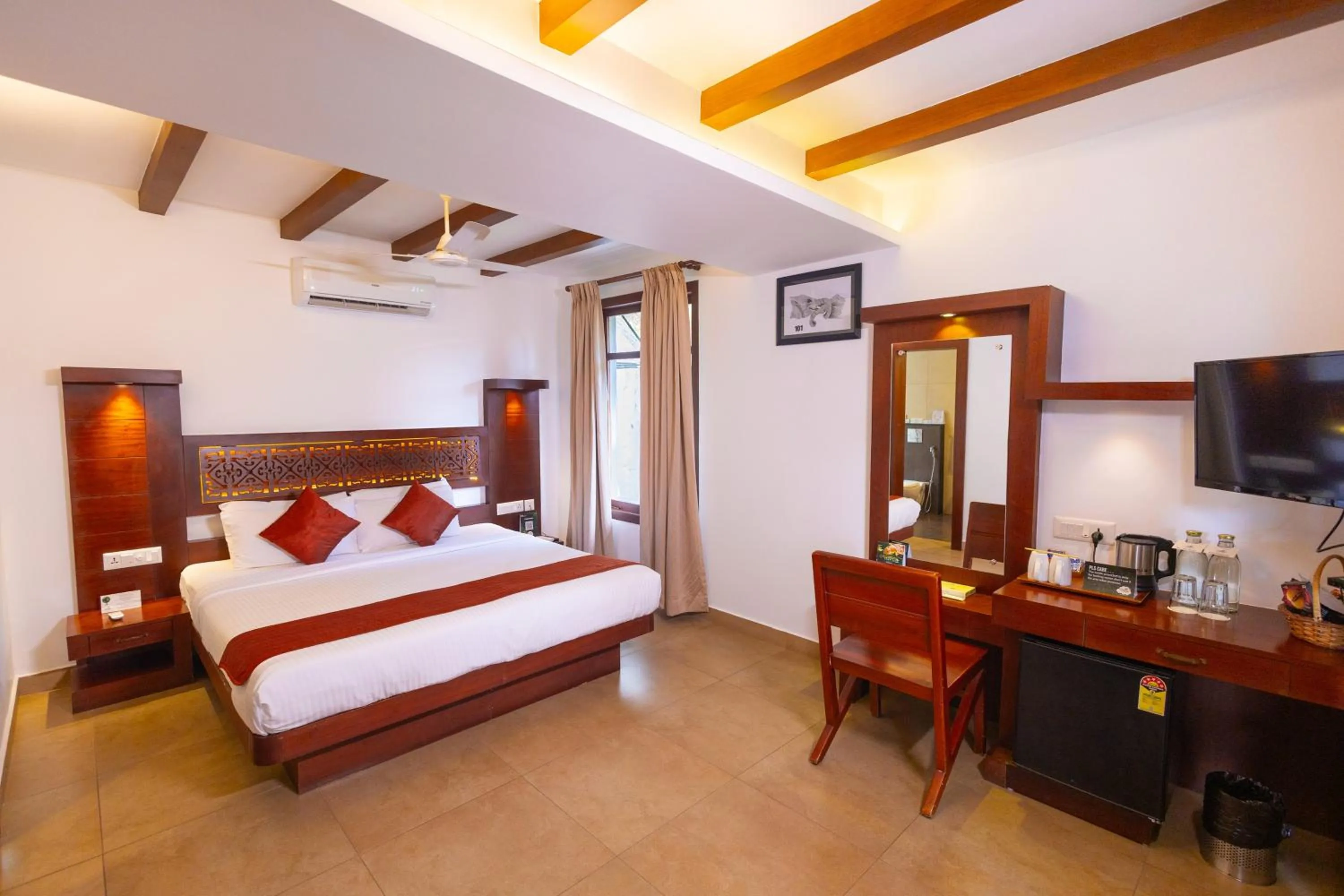 Bed in Forest Canopy Thekkady