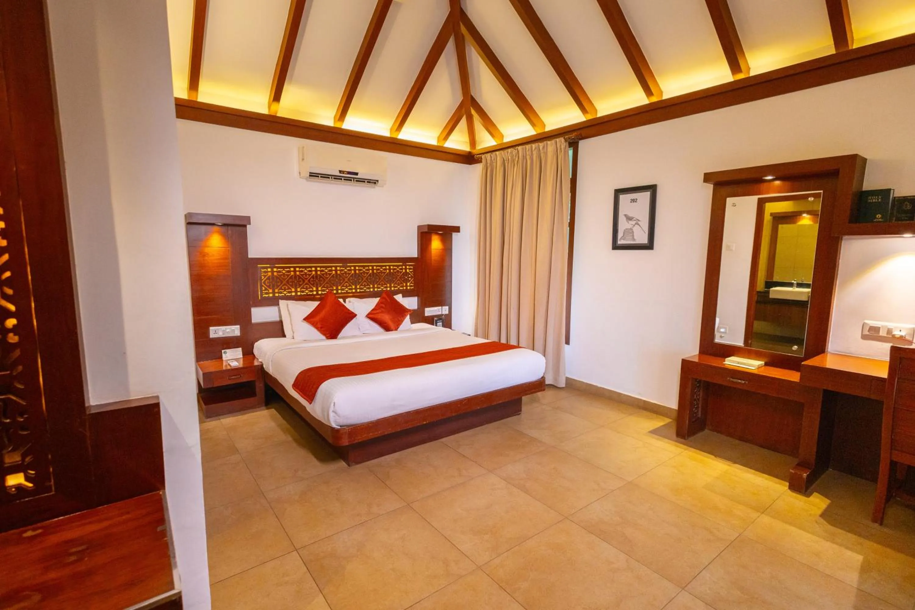 Bed in Forest Canopy Thekkady