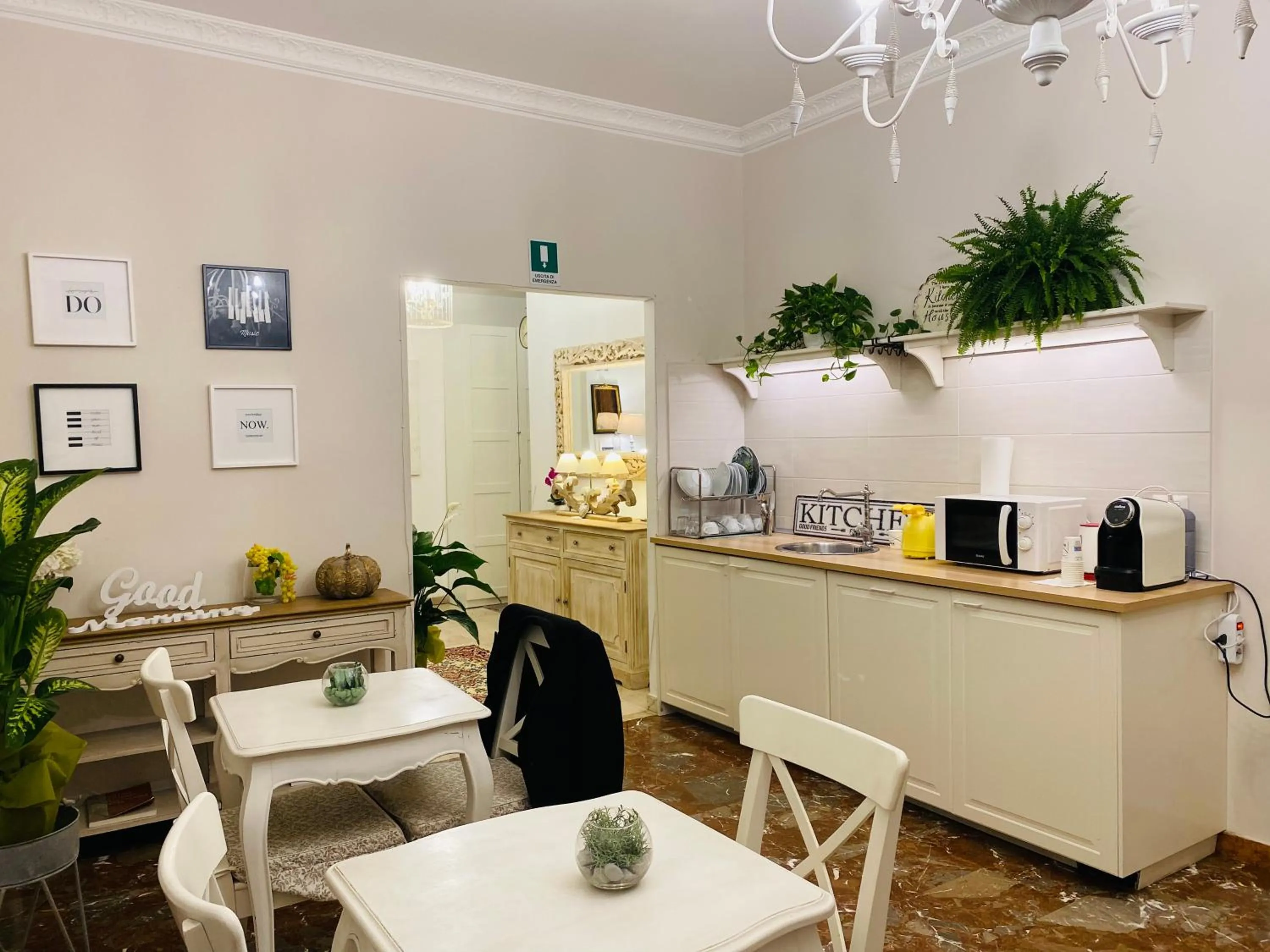 Coffee/tea facilities in Mami Guest House Rome Vatican St Peters