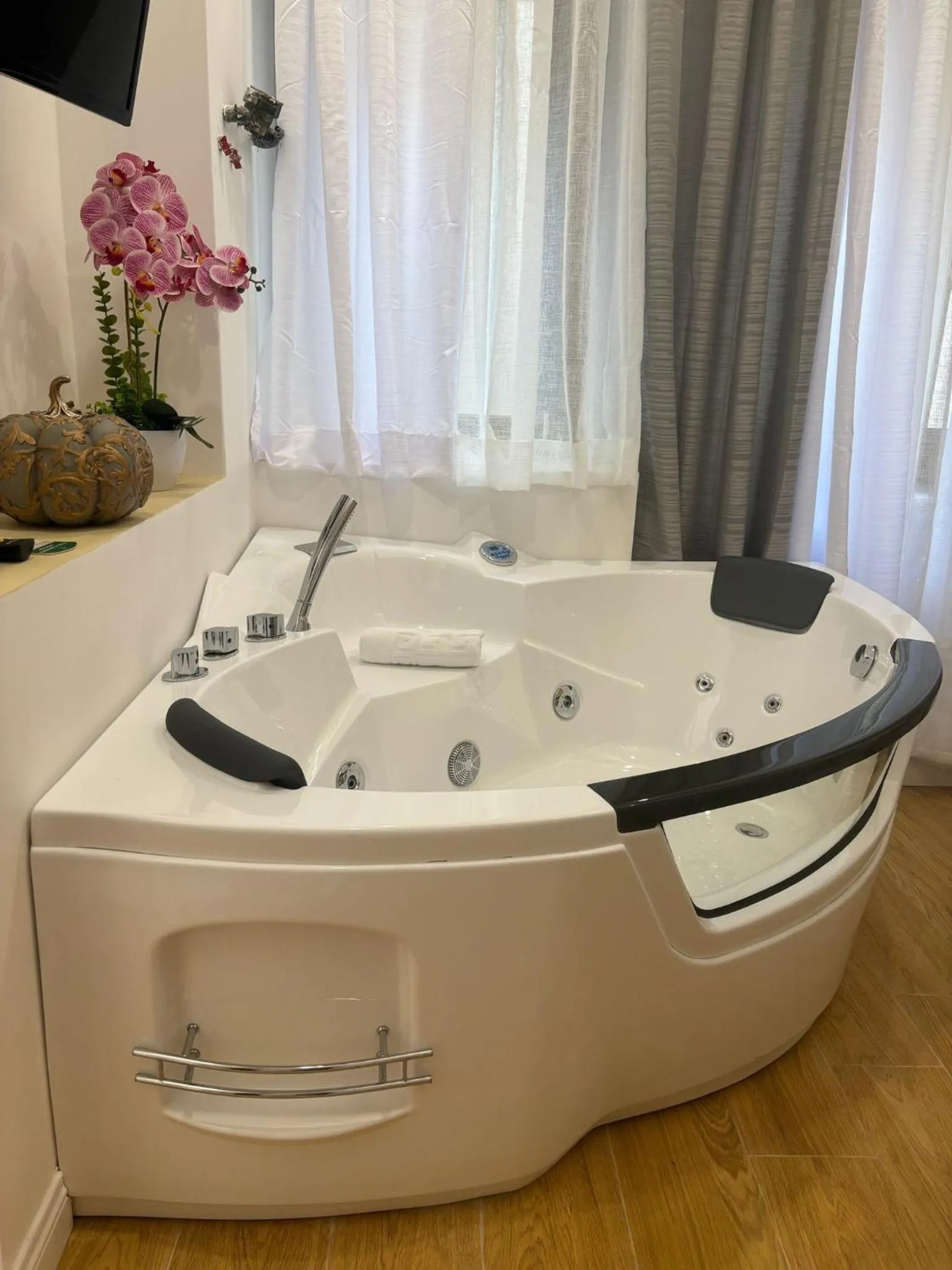 Hot Tub in Mami Guest House Rome Vatican St Peters
