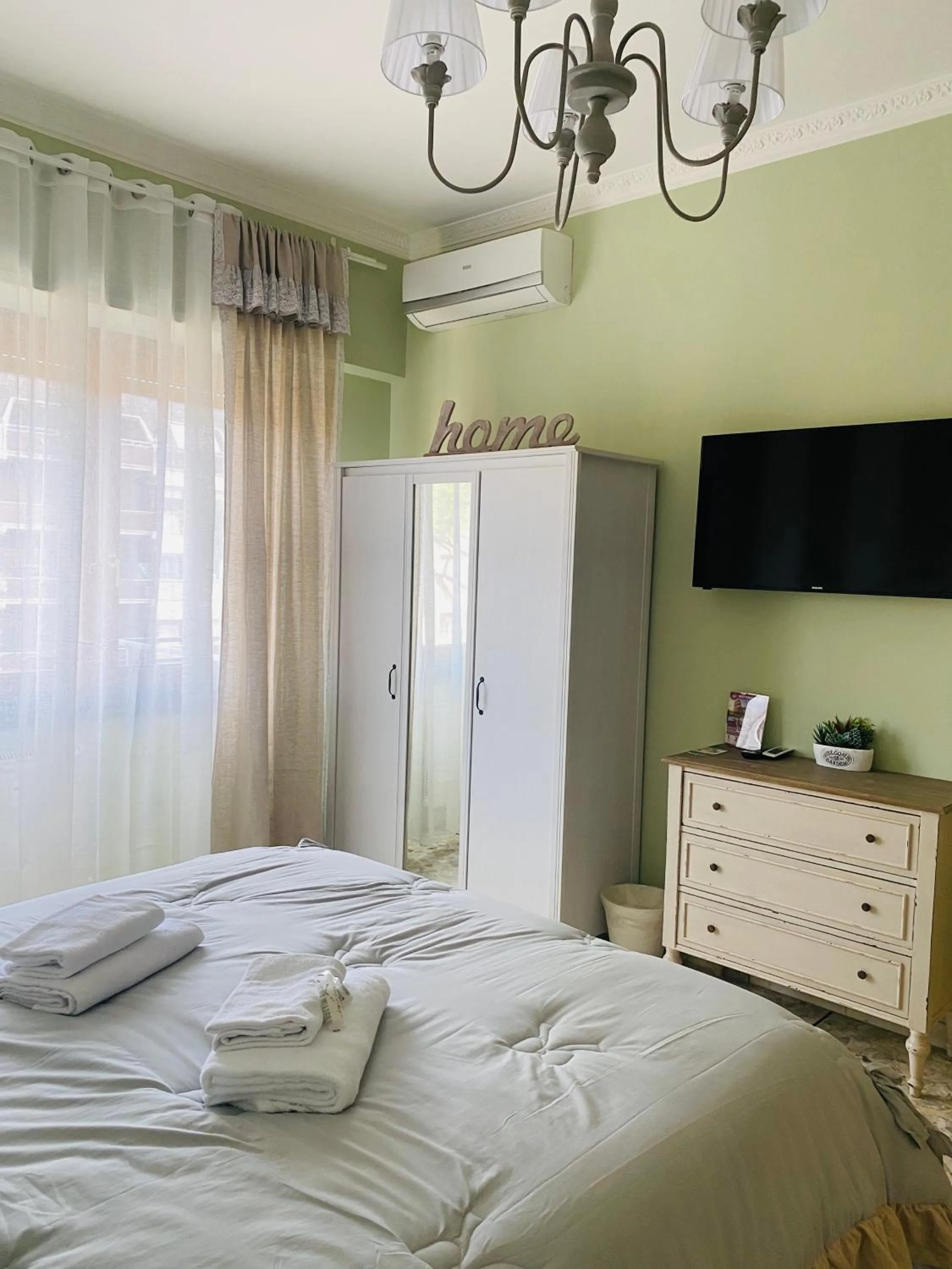 Bed in Mami Guest House Rome Vatican St Peters