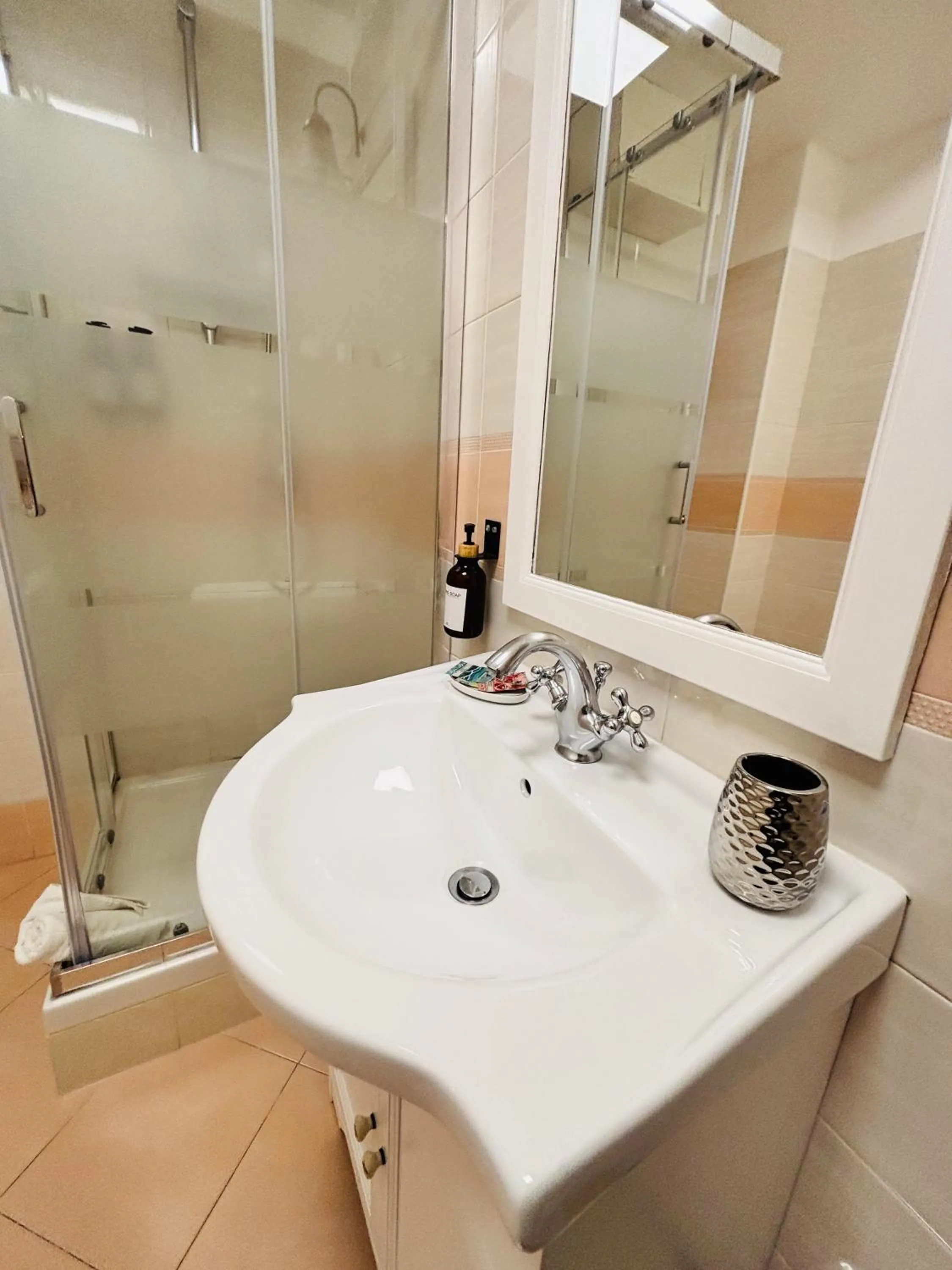 Shower in Mami Guest House Rome Vatican St Peters