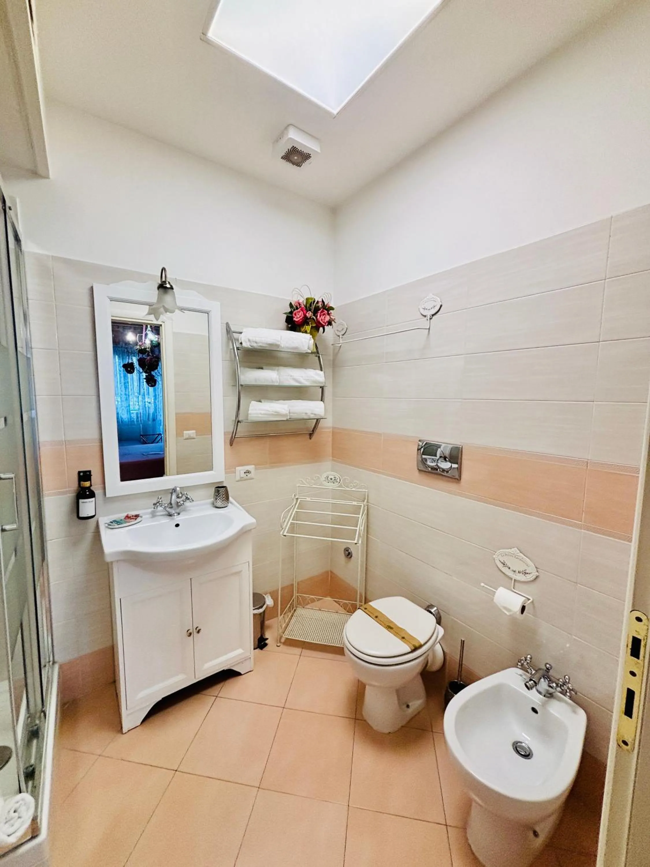 Toilet in Mami Guest House Rome Vatican St Peters