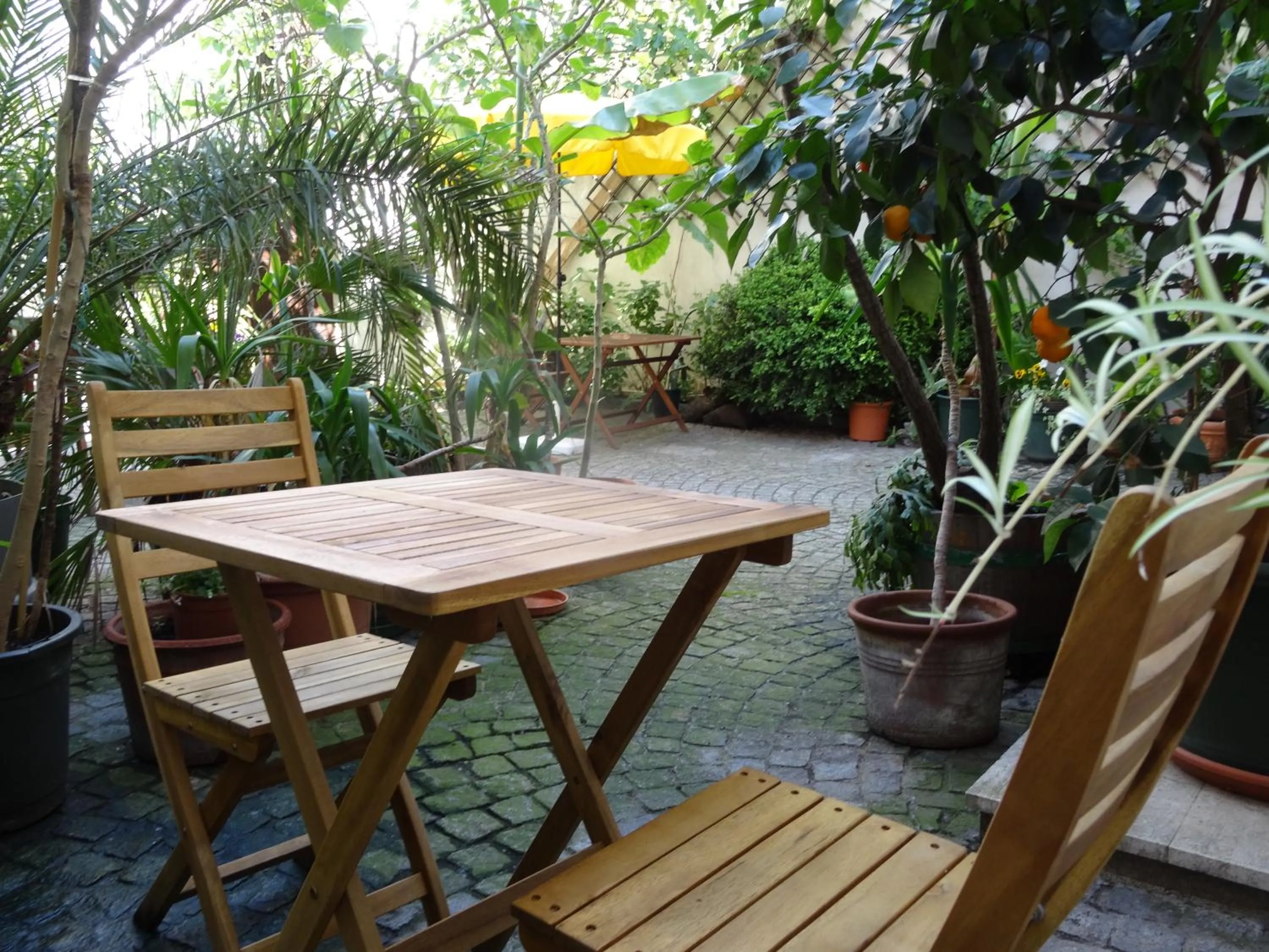 Patio in Gästehaus auf der Kunstmeile