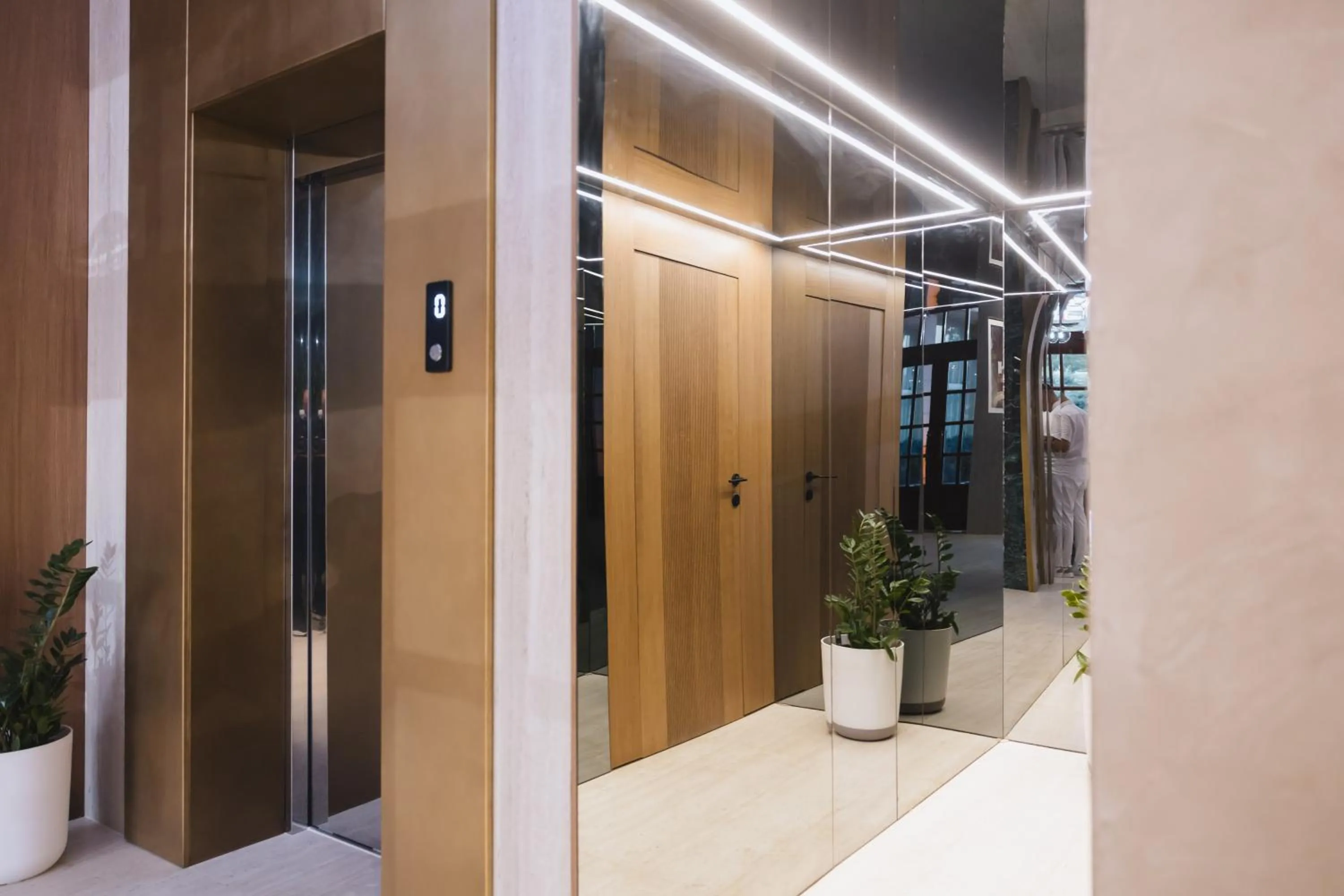 elevator in Sazani Hotel