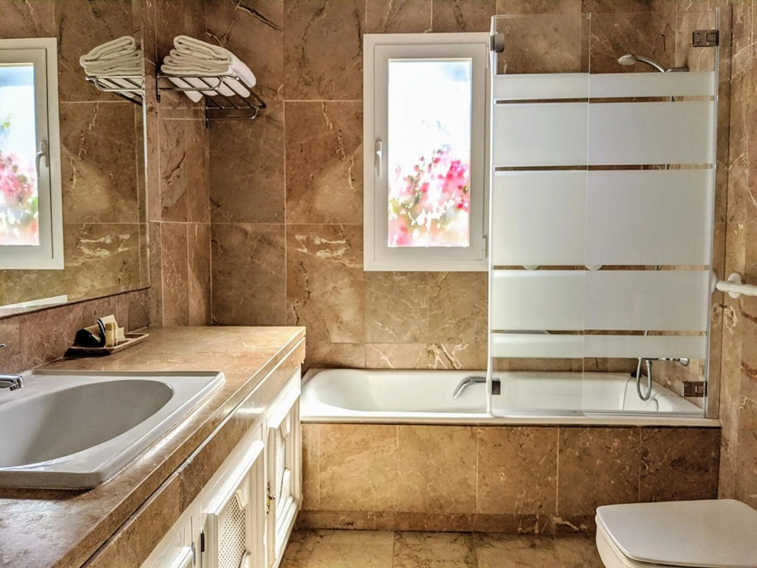 Bathroom in Coral Beach Aparthotel